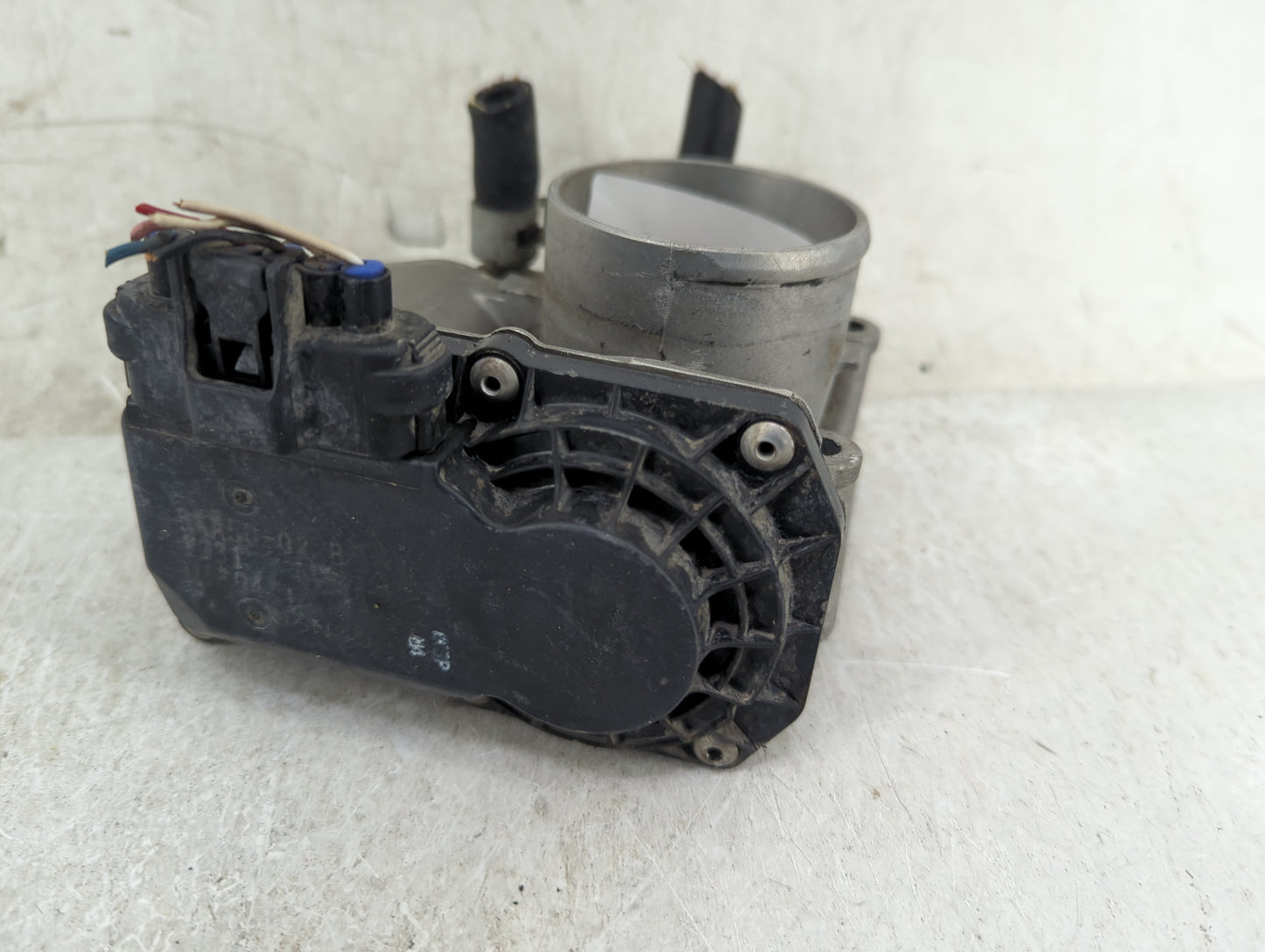 2012-2019 Nissan Versa Throttle Body Fits Fits 2012 2013 2014 2015 2016 2017 2018 2019 OEM Used Auto Parts - Oemusedautopart