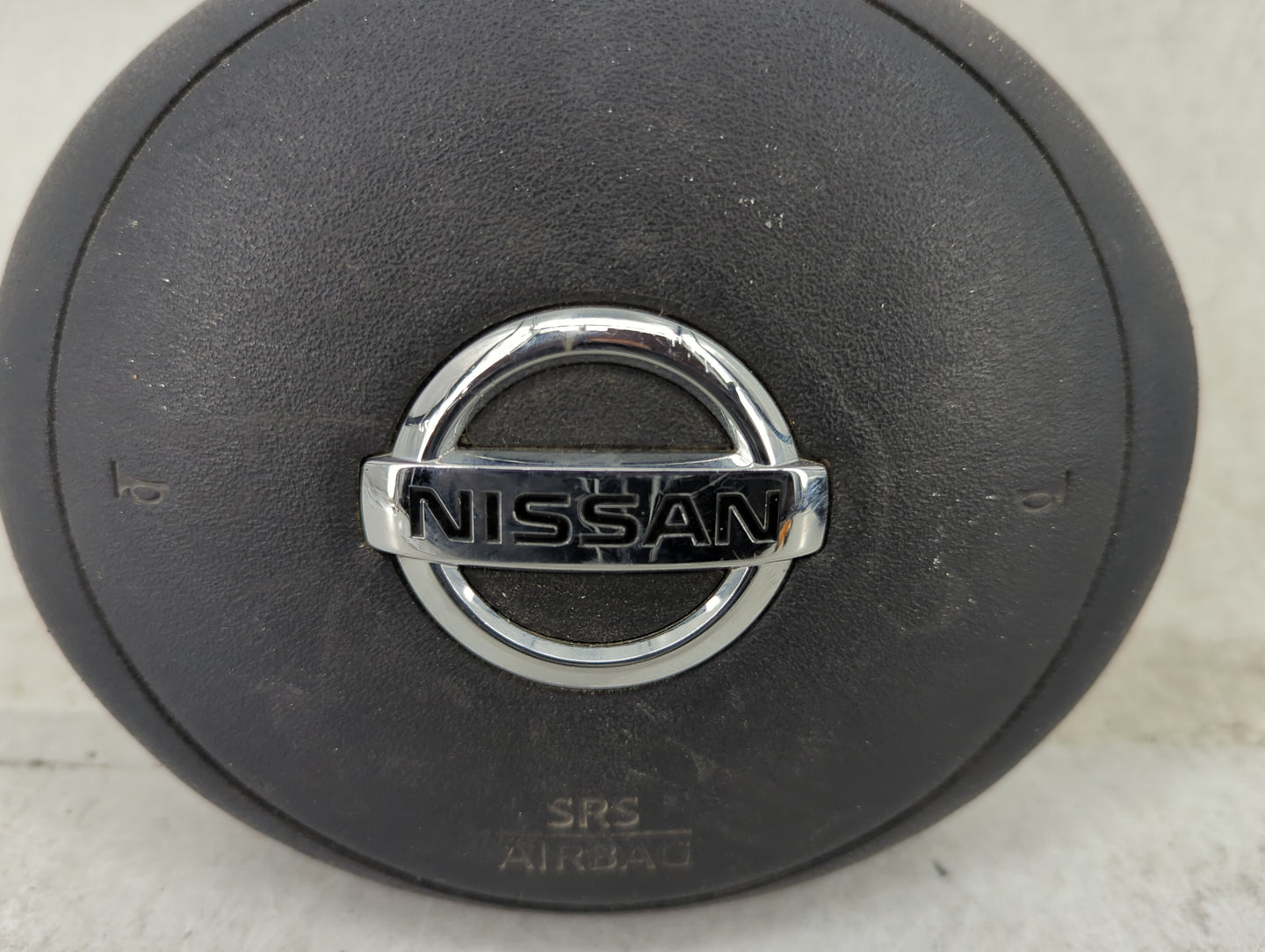 2012 Nissan Versa Air Bag Driver Left Steering Wheel Mounted P/N:VTFB8040933 BAM-PT1-1722 Fits OEM Used Auto Parts - Oemused