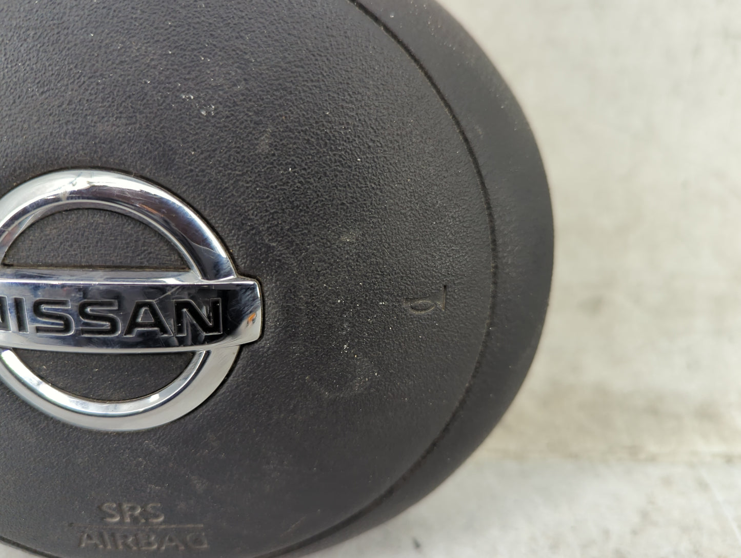 2012 Nissan Versa Air Bag Driver Left Steering Wheel Mounted P/N:VTFB8040933 BAM-PT1-1722 Fits OEM Used Auto Parts - Oemused