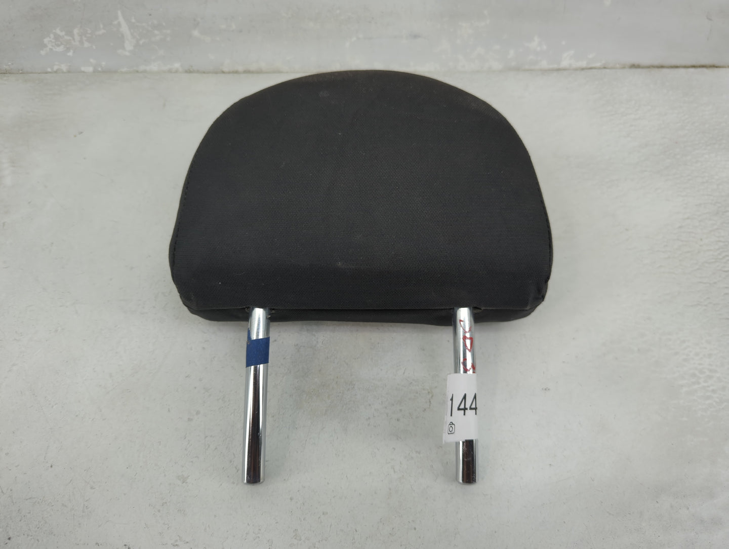 2012-2012 Nissan Versa Headrest Head Rest Front Driver Seat Black - Oemusedautoparts1.com