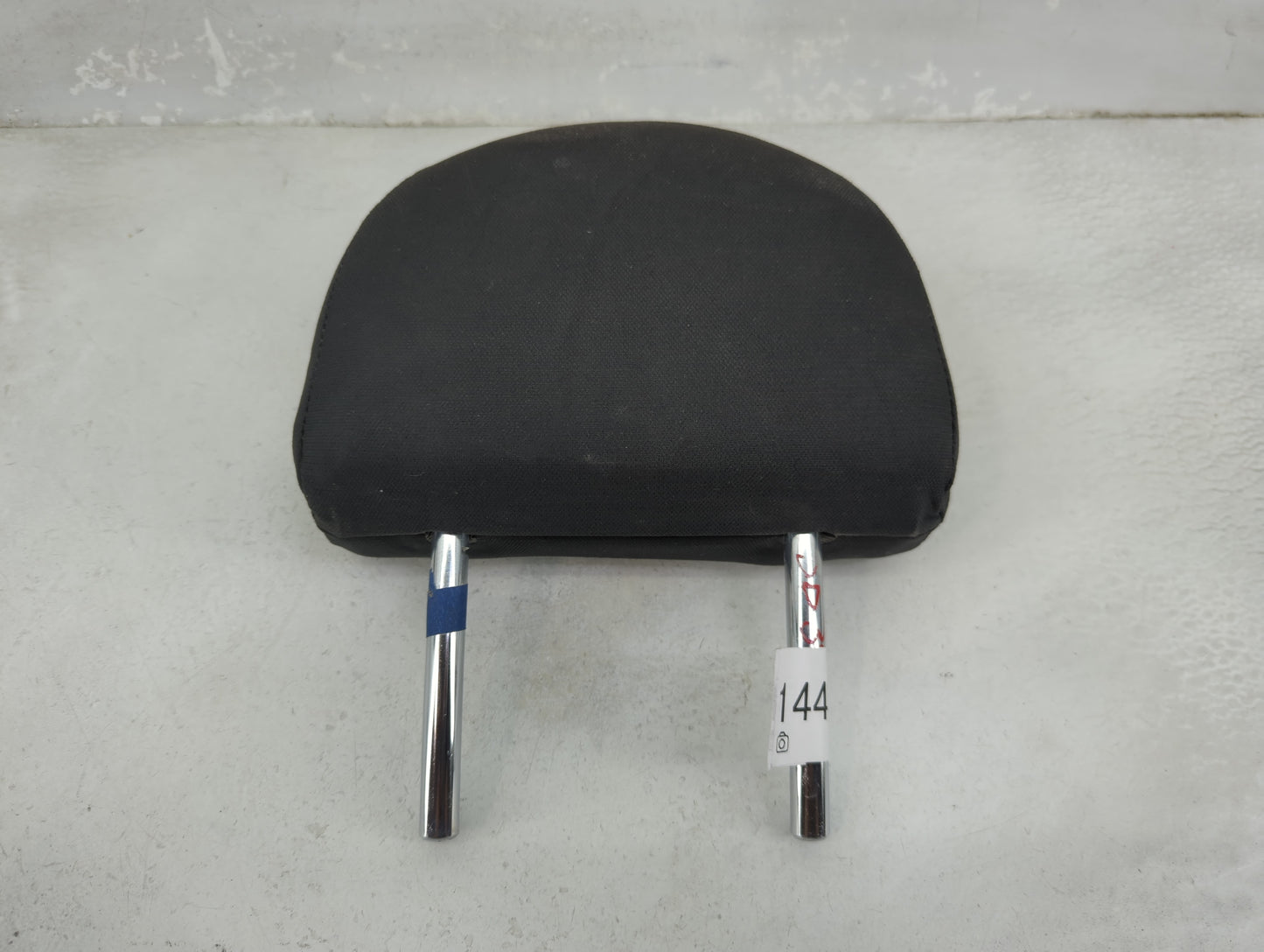 2012-2012 Nissan Versa Headrest Head Rest Front Driver Seat Black - Oemusedautoparts1.com
