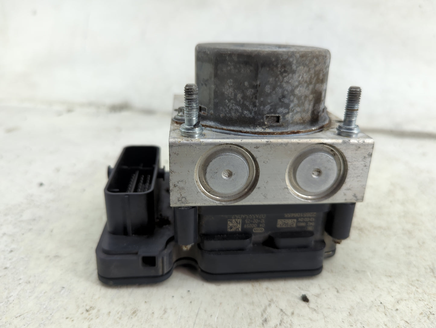 2012 Nissan Versa ABS Pump Control Module Replacement P/N:476603BB0A Fits OEM Used Auto Parts - Oemusedautoparts1.com