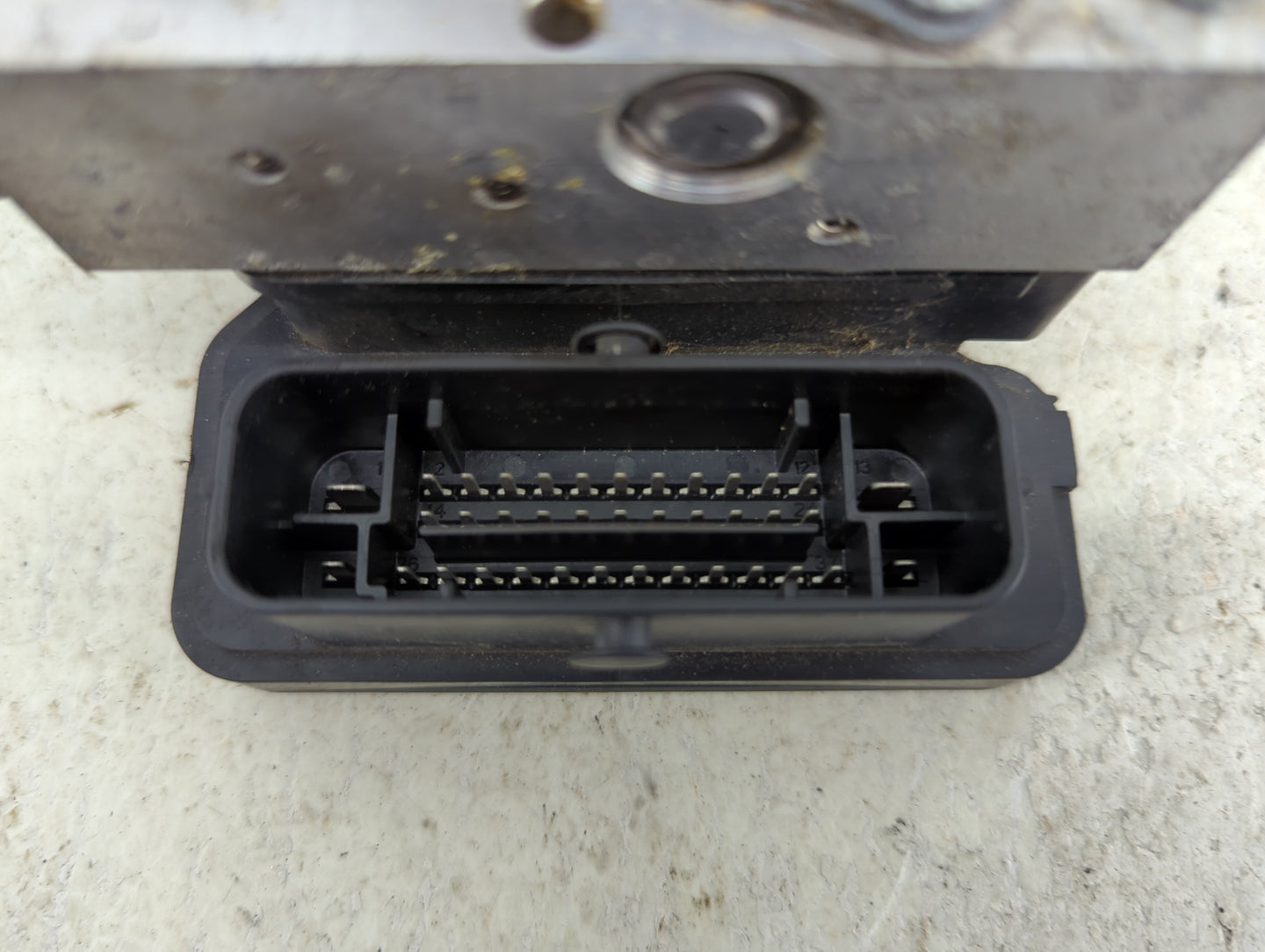 2012 Nissan Versa ABS Pump Control Module Replacement P/N:476603BB0A Fits OEM Used Auto Parts - Oemusedautoparts1.com