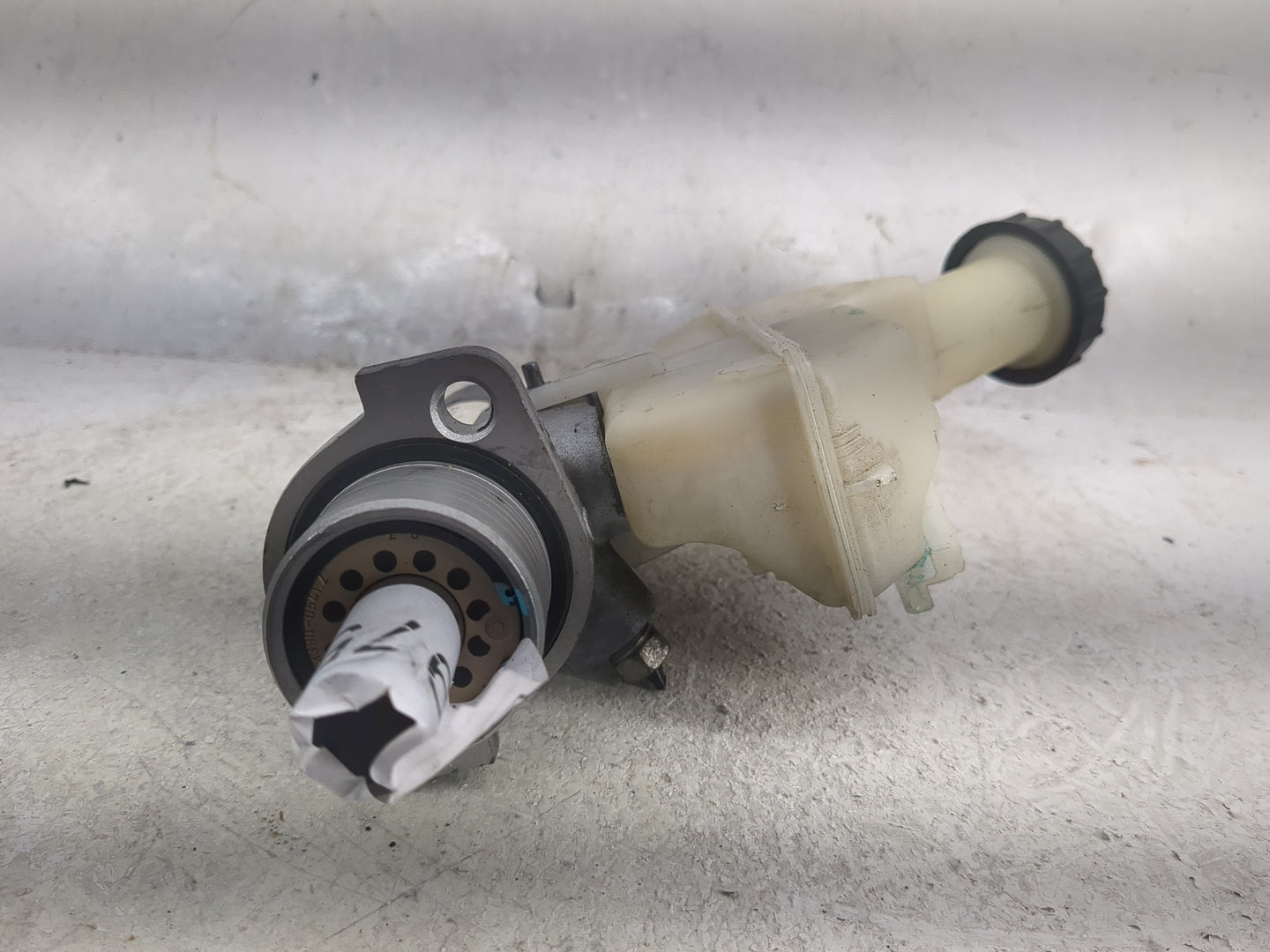 2010-2012 Nissan Versa Brake Master Cylinder - Oemusedautoparts1.com