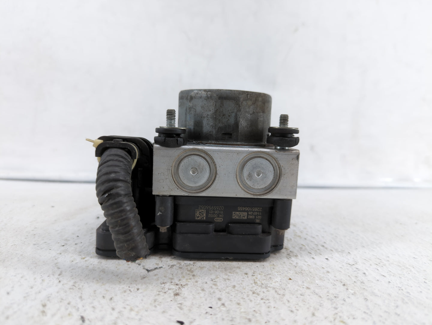 2012 Nissan Versa ABS Pump Control Module Replacement P/N:47660 3BB0A Fits OEM Used Auto Parts - Oemusedautoparts1.com