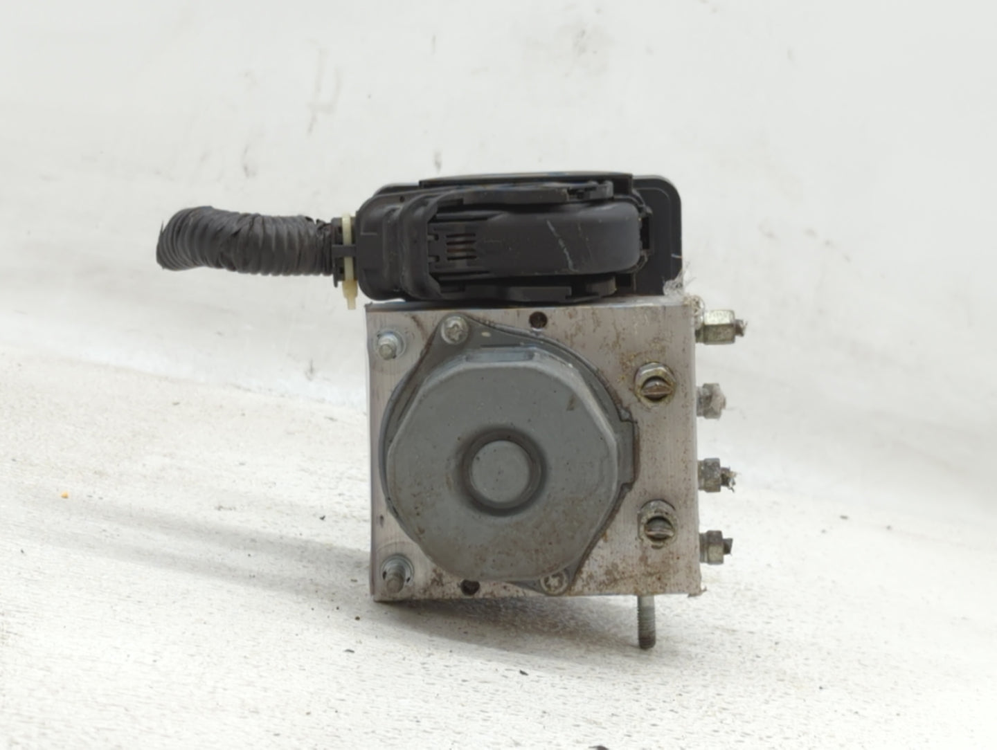 2012 Nissan Versa ABS Pump Control Module Replacement P/N:47660 3BB0A Fits OEM Used Auto Parts - Oemusedautoparts1.com