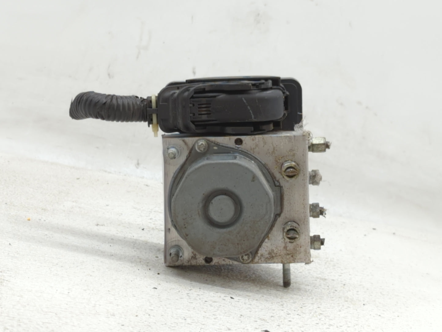 2012 Nissan Versa ABS Pump Control Module Replacement P/N:47660 3BB0A Fits OEM Used Auto Parts - Oemusedautoparts1.com