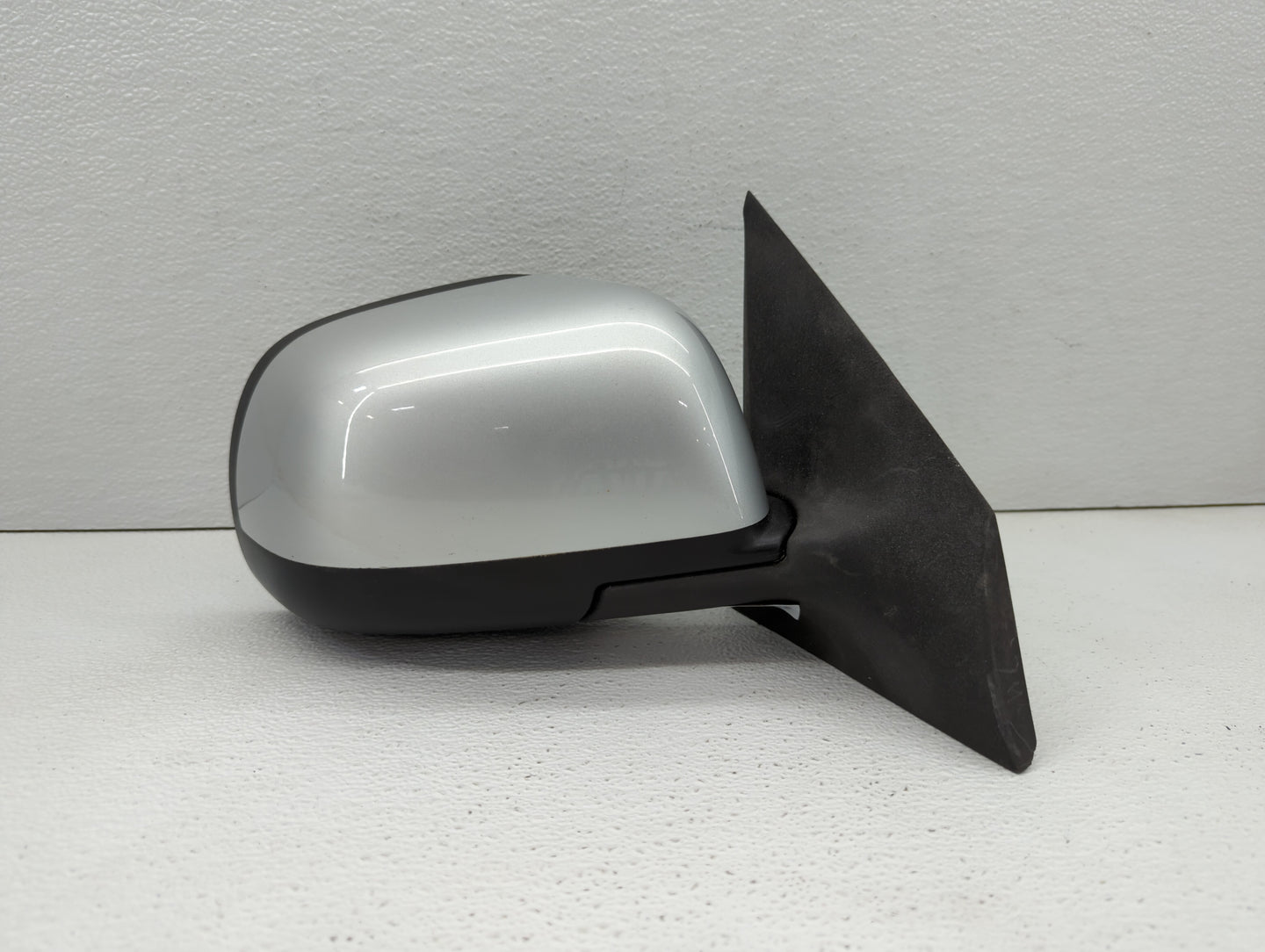 2012-2014 Nissan Versa Passenger Side View Mirror - Right Door Mirror OEM Used - Oemusedautoparts1.com