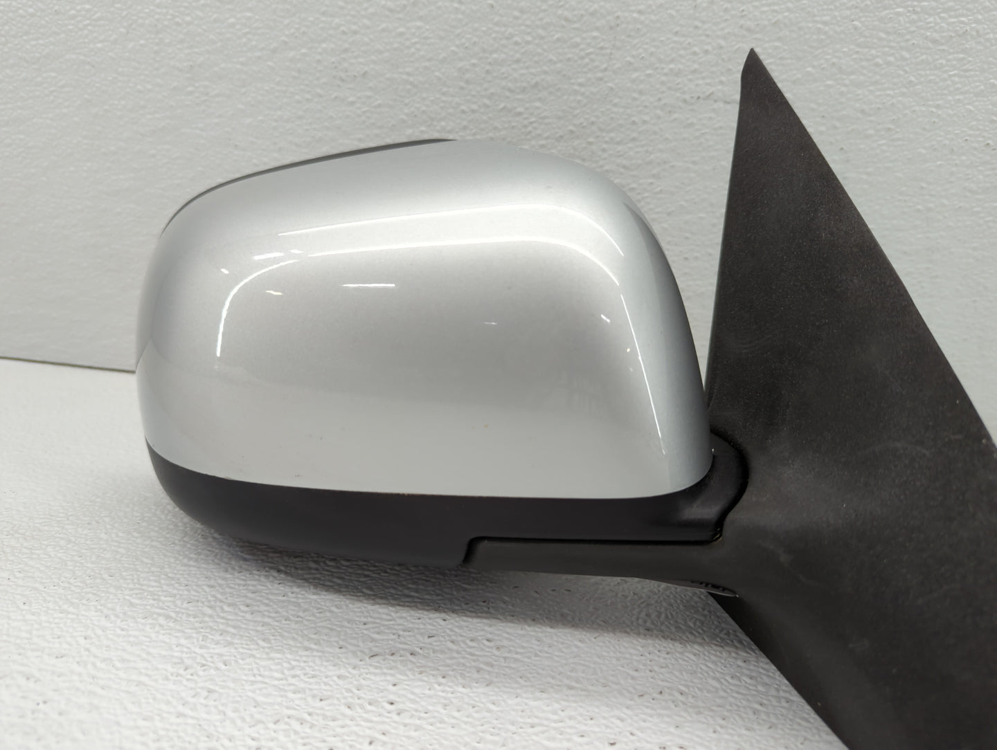 2012-2014 Nissan Versa Passenger Side View Mirror - Right Door Mirror OEM Used - Oemusedautoparts1.com