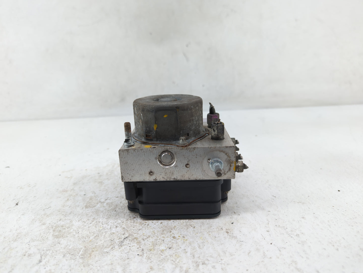 2012 Nissan Versa ABS Pump Control Module Replacement P/N:47660 3BB0A Fits OEM Used Auto Parts - Oemusedautoparts1.com