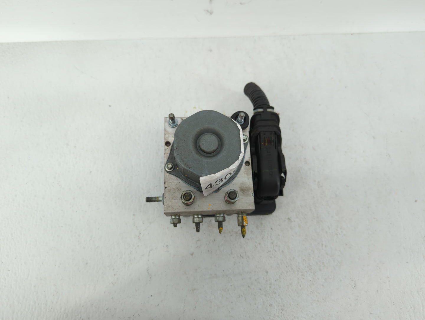 2012 Nissan Versa ABS Pump Control Module Replacement P/N:47660 3BB0A Fits OEM Used Auto Parts - Oemusedautoparts1.com