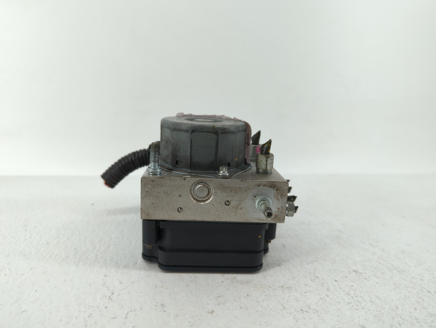 2012 Nissan Versa ABS Pump Control Module Replacement P/N:47660 3BB0A Fits OEM Used Auto Parts - Oemusedautoparts1.com