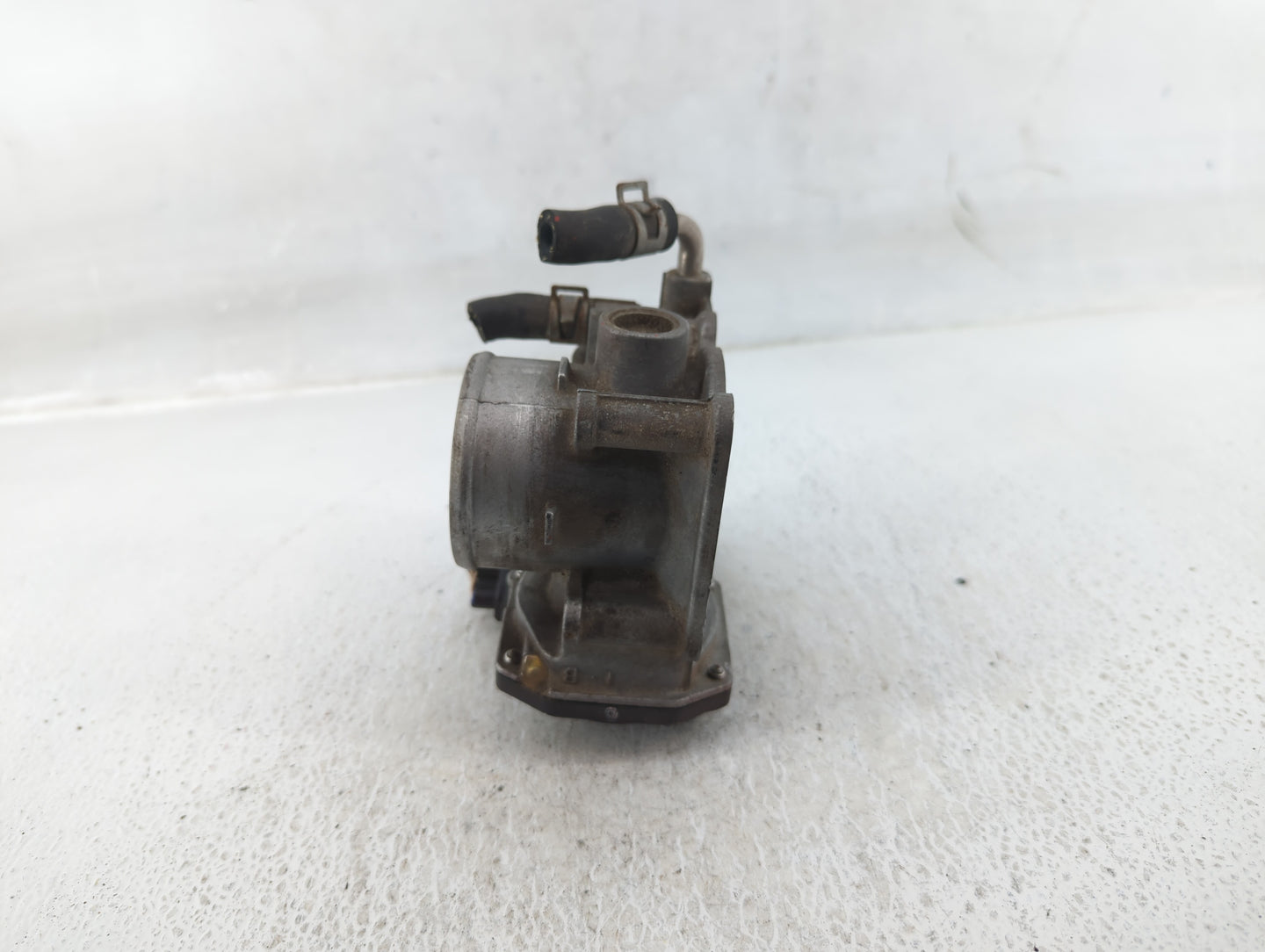 2012-2019 Nissan Versa Throttle Body Fits Fits 2012 2013 2014 2015 2016 2017 2018 2019 OEM Used Auto Parts - Oemusedautopart