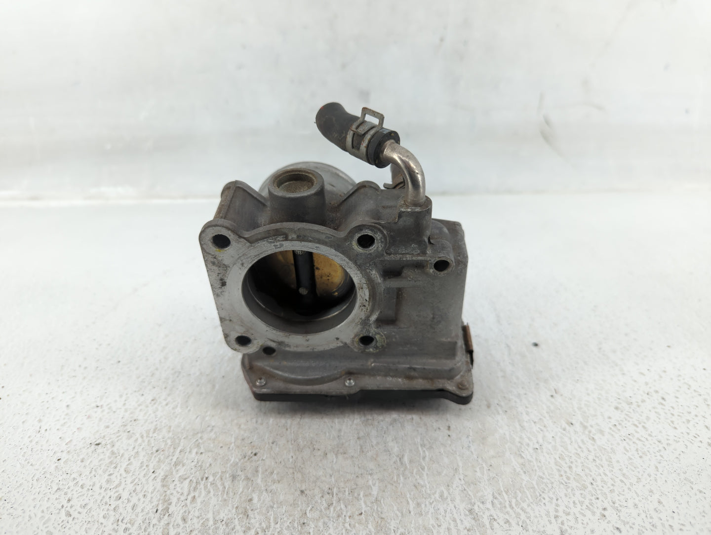 2012-2019 Nissan Versa Throttle Body Fits Fits 2012 2013 2014 2015 2016 2017 2018 2019 OEM Used Auto Parts - Oemusedautopart