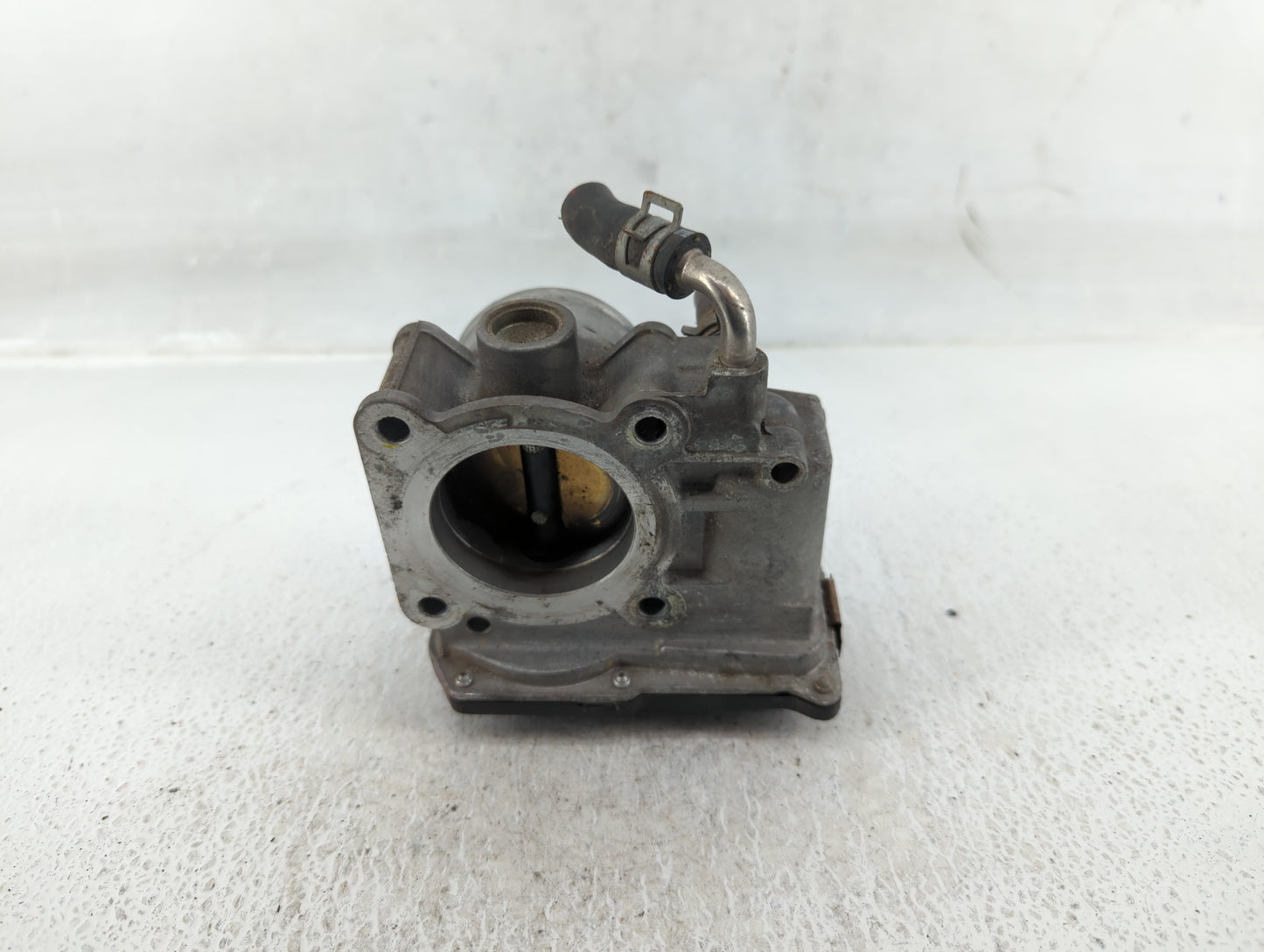 2012-2019 Nissan Versa Throttle Body Fits Fits 2012 2013 2014 2015 2016 2017 2018 2019 OEM Used Auto Parts - Oemusedautopart