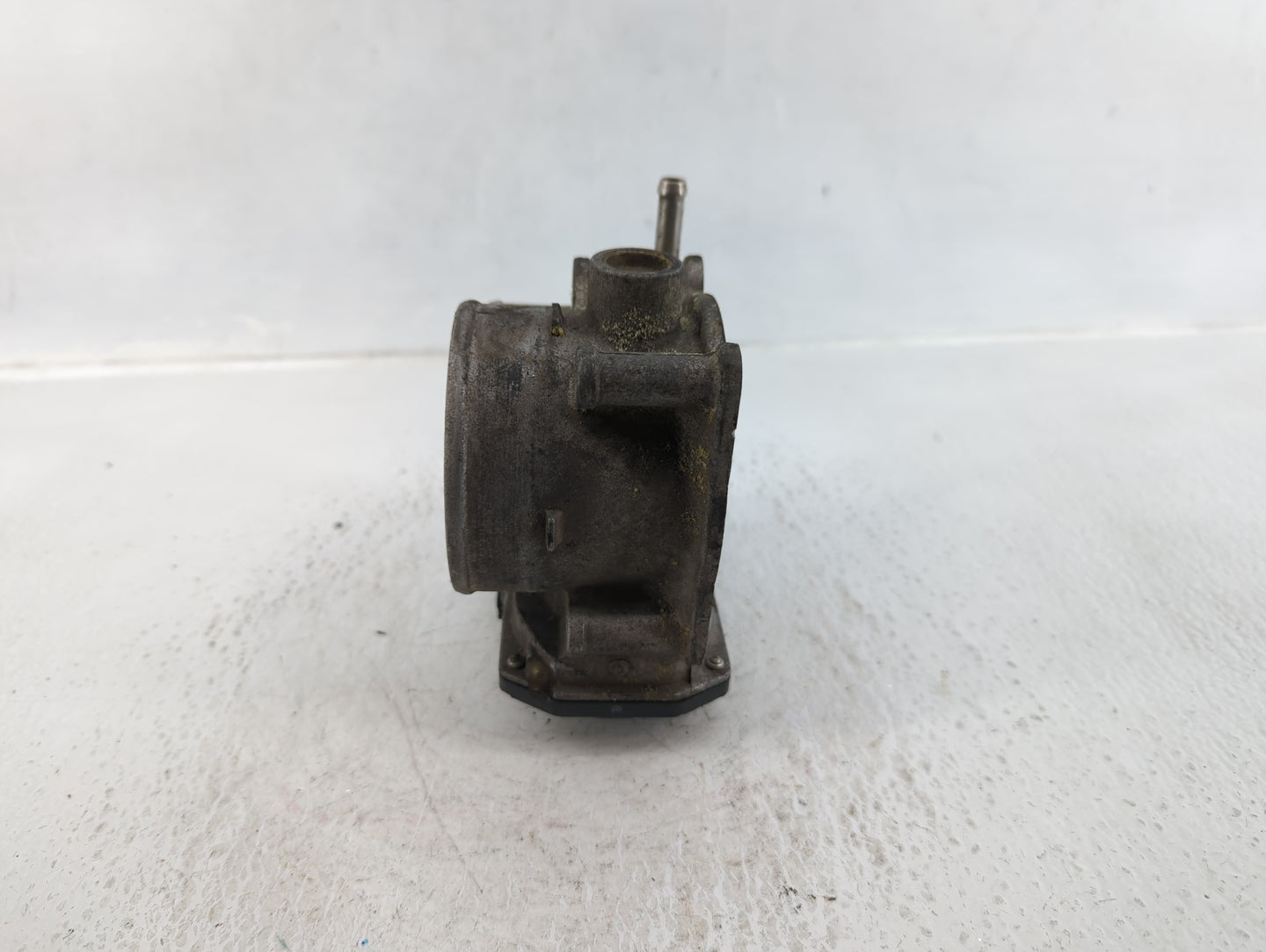 2012-2019 Nissan Versa Throttle Body P/N:16119 7S000 Fits Fits 2012 2013 2014 2015 2016 2017 2018 2019 OEM Used Auto Parts -