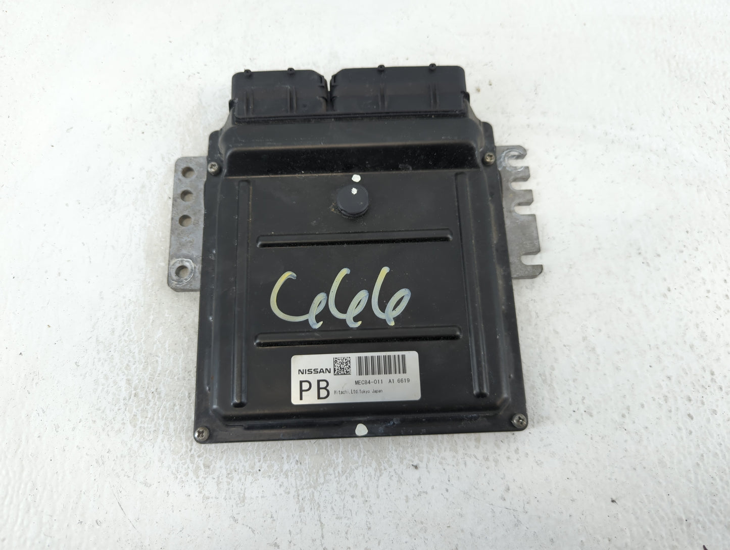 2010-2012 Nissan Versa Chassis Control Module Ccm Bcm Body Control - Oemusedautoparts1.com