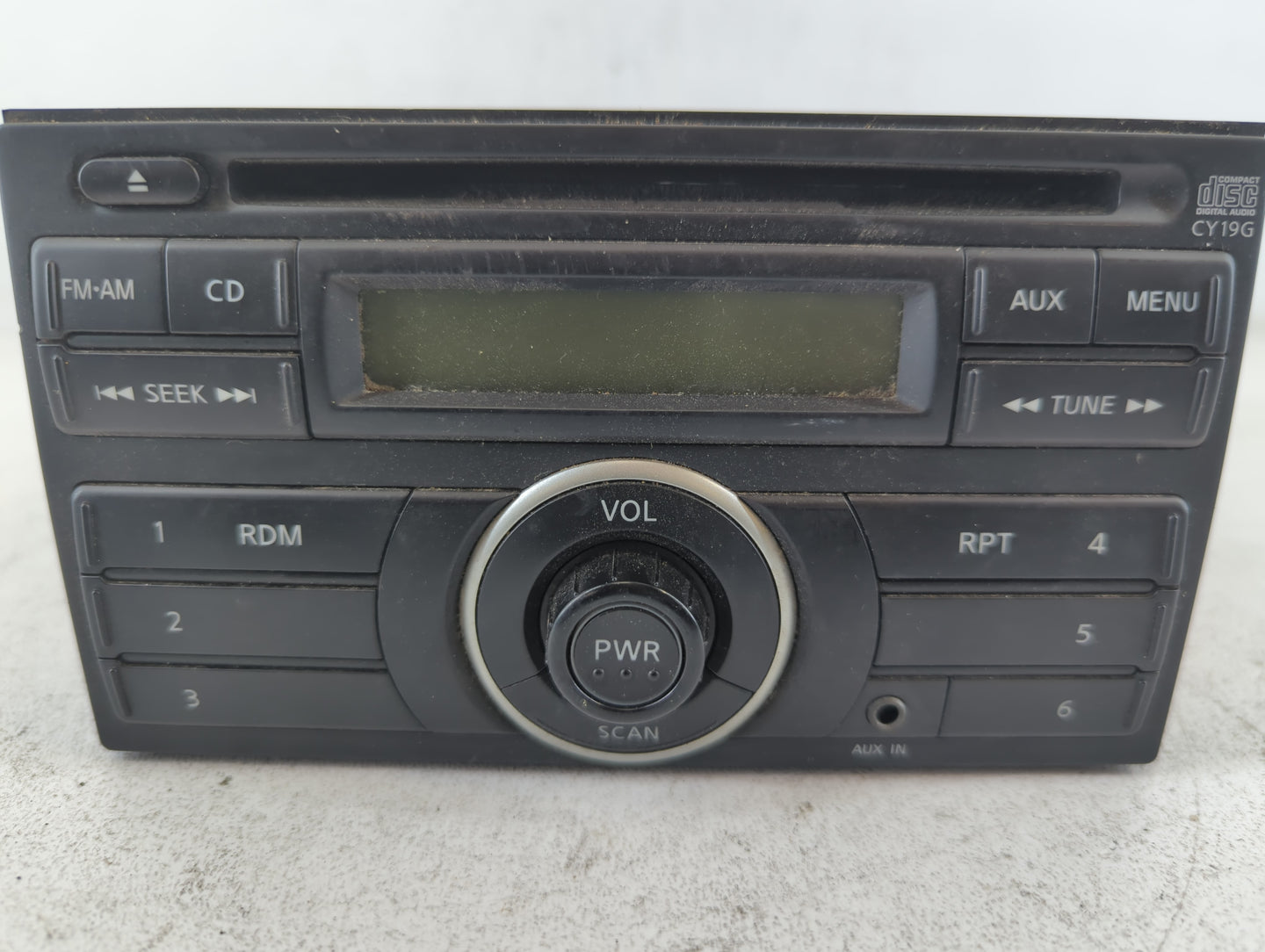 2012-2014 Nissan Versa Am Fm Cd Player Radio Receiver - Oemusedautoparts1.com