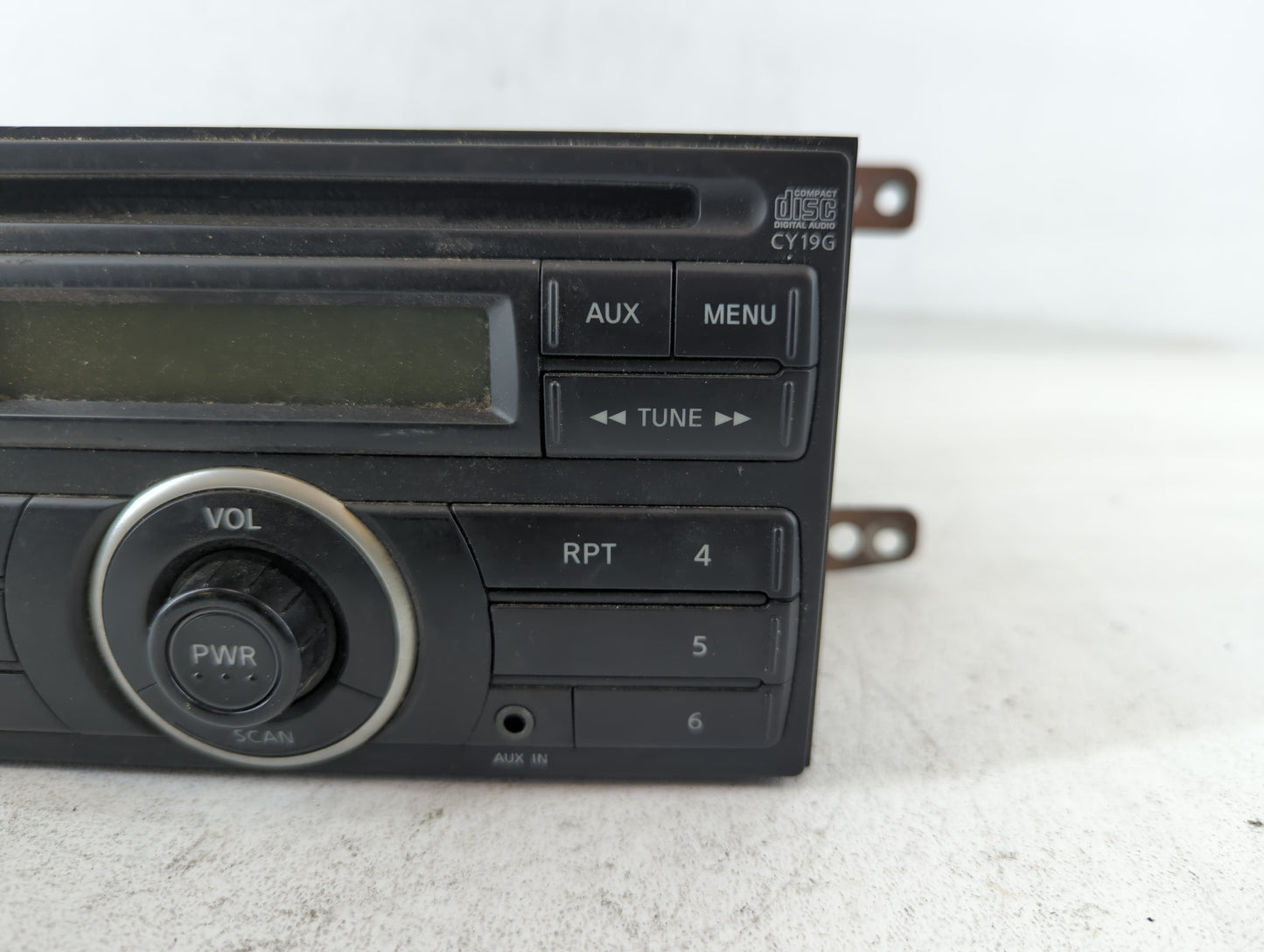 2012-2014 Nissan Versa Am Fm Cd Player Radio Receiver - Oemusedautoparts1.com