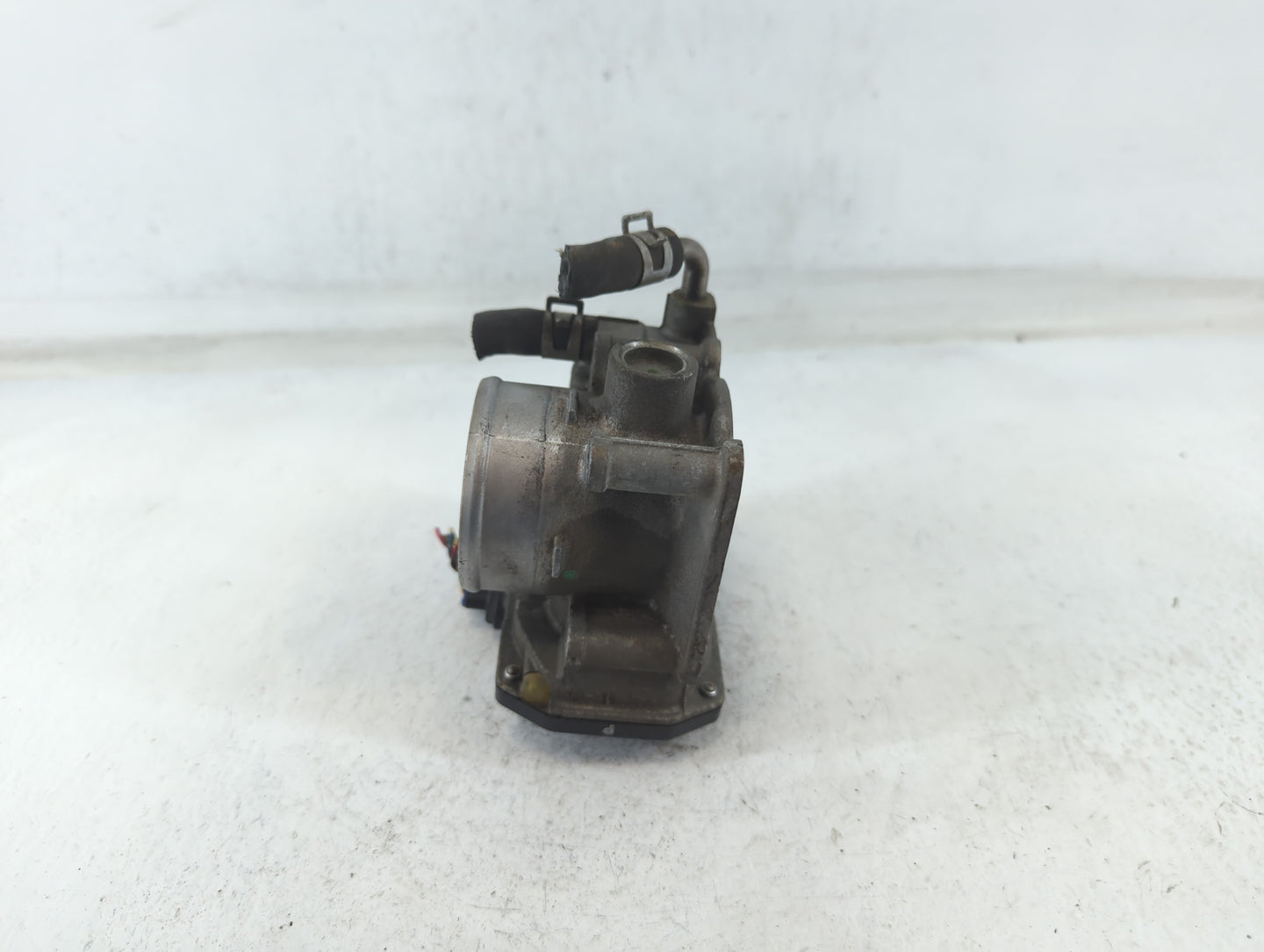 2012-2019 Nissan Versa Throttle Body P/N:3AA50-02 C Fits Fits 2012 2013 2014 2015 2016 2017 2018 2019 OEM Used Auto Parts - 
