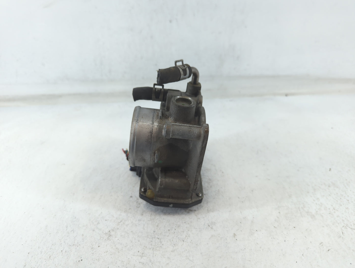 2012-2019 Nissan Versa Throttle Body P/N:3AA50-02 C Fits Fits 2012 2013 2014 2015 2016 2017 2018 2019 OEM Used Auto Parts - 