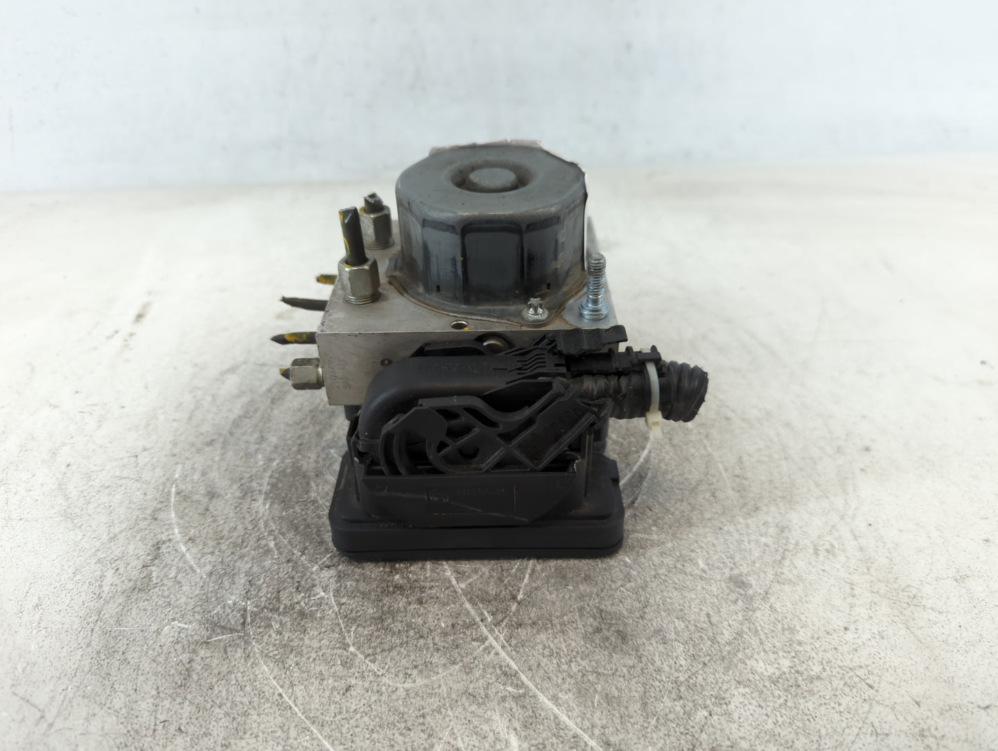 2012 Nissan Versa ABS Pump Control Module Replacement P/N:47660 3BB0A Fits OEM Used Auto Parts - Oemusedautoparts1.com