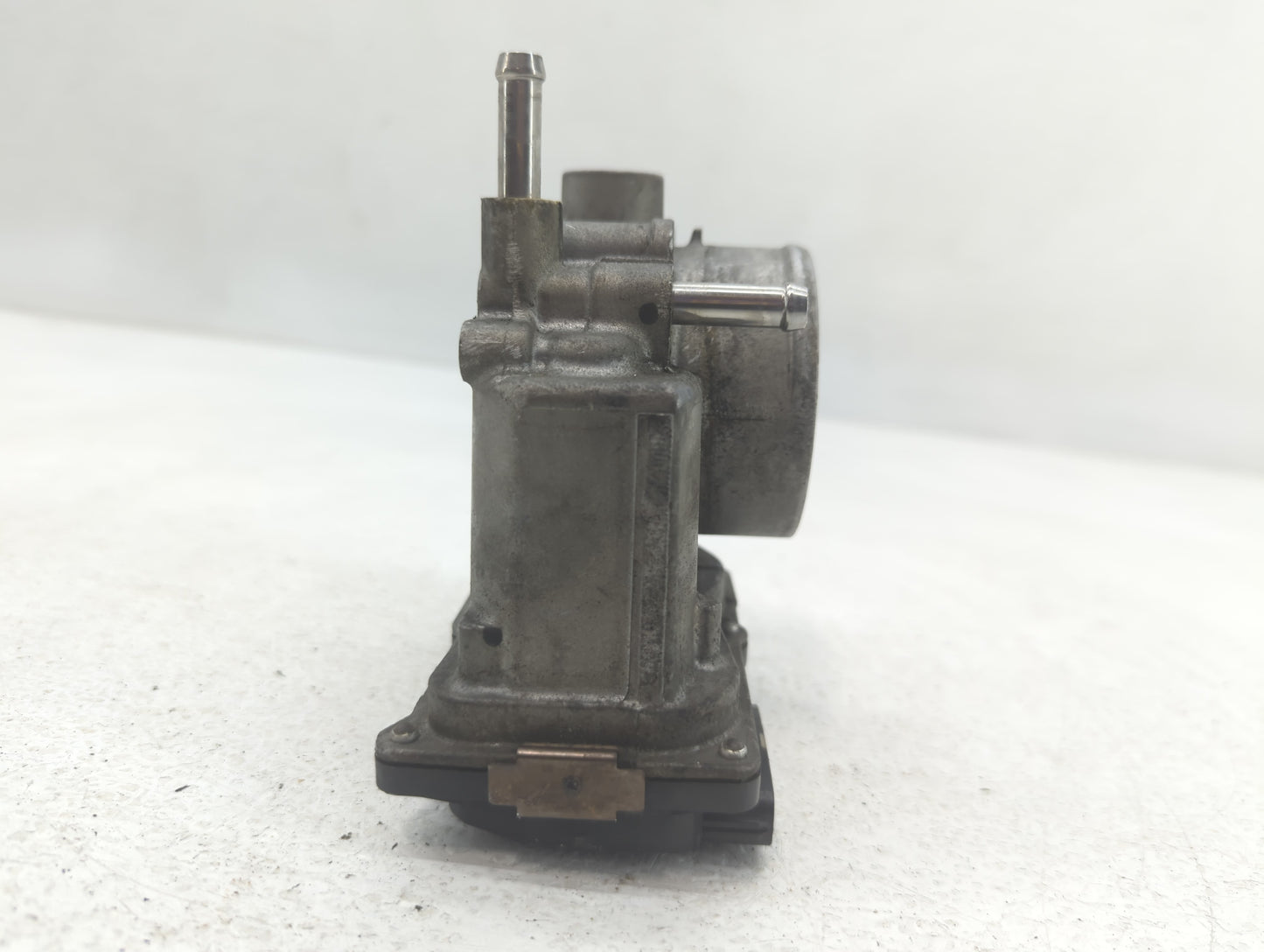 2007-2012 Nissan Versa Throttle Body P/N:02349 ET-A60-02 D Fits OEM Used Auto Parts - Oemusedautoparts1.com