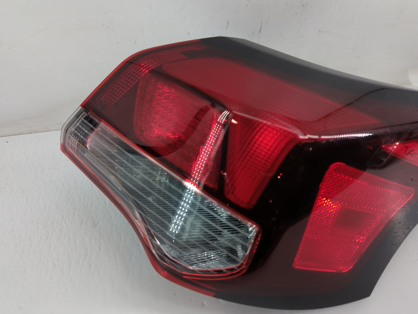 2007-2012 Nissan Versa Tail Light Assembly Passenger Right OEM P/N:180814 Fits Fits 2007 2008 2009 2010 2011 2012 OEM Used A