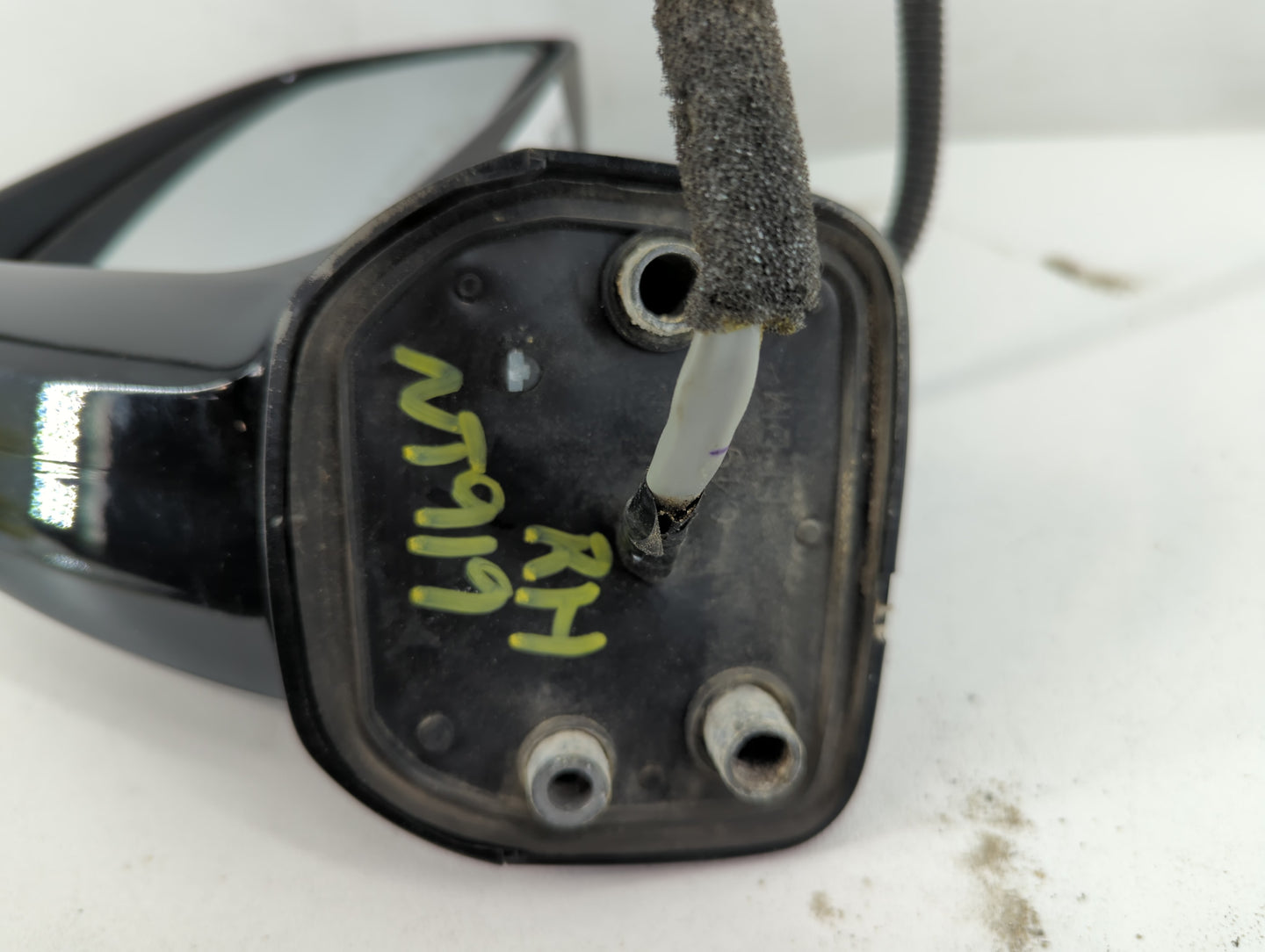 2008-2012 Nissan Versa Passenger Side View Mirror - Right Door Mirror OEM Used - Oemusedautoparts1.com