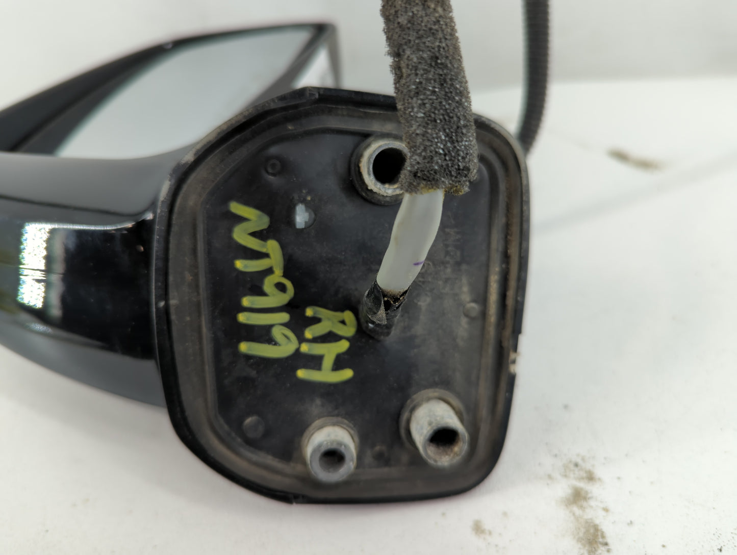 2008-2012 Nissan Versa Passenger Side View Mirror - Right Door Mirror OEM Used - Oemusedautoparts1.com