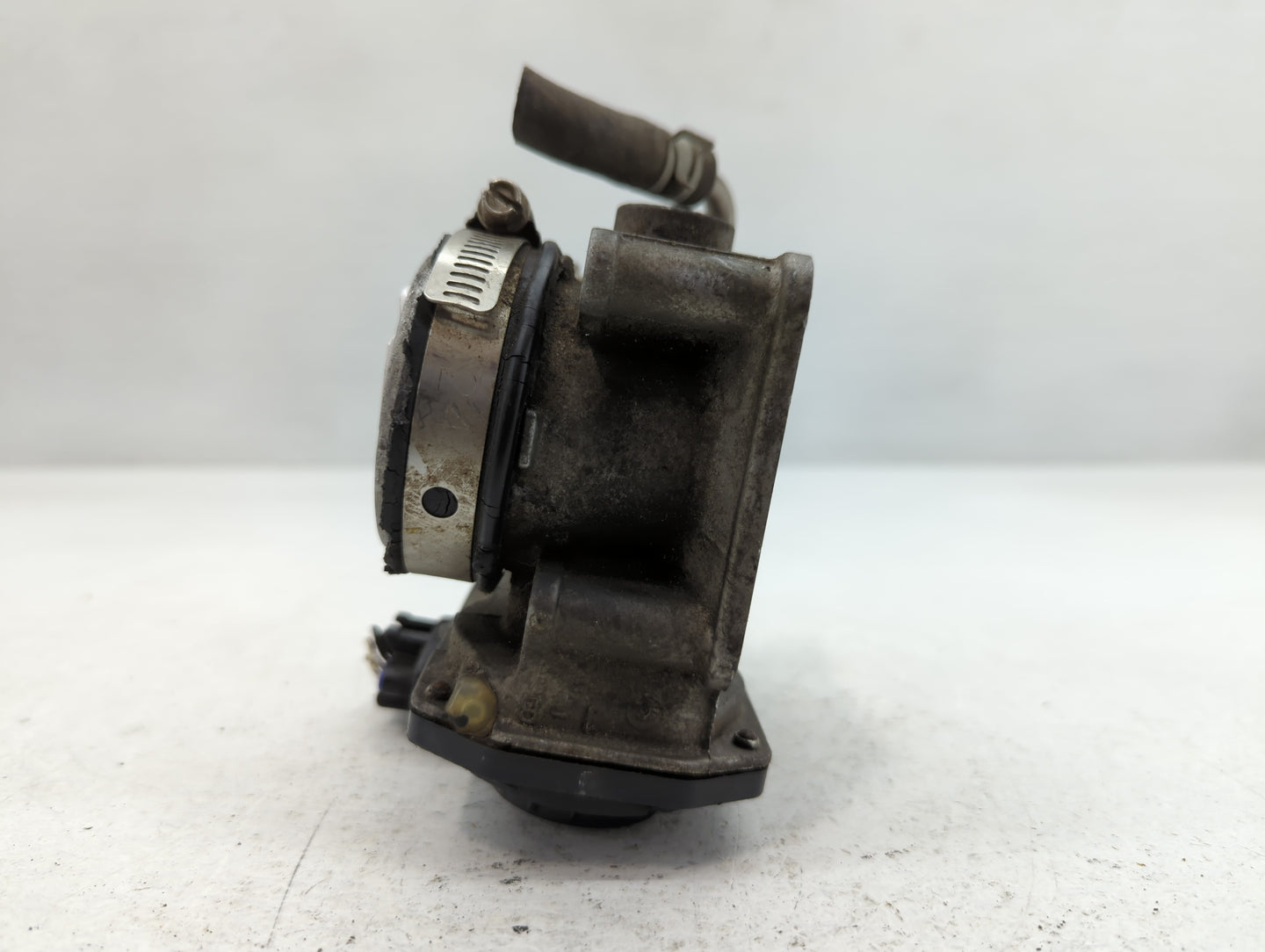 2012-2019 Nissan Versa Throttle Body P/N:3AA50-02 C Fits Fits 2012 2013 2014 2015 2016 2017 2018 2019 OEM Used Auto Parts - 