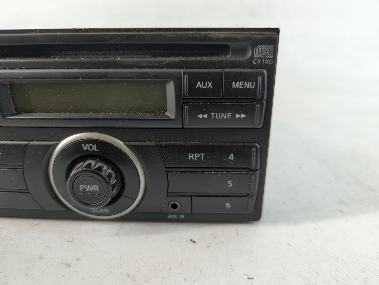 2012-2014 Nissan Versa Am Fm Cd Player Radio Receiver - Oemusedautoparts1.com