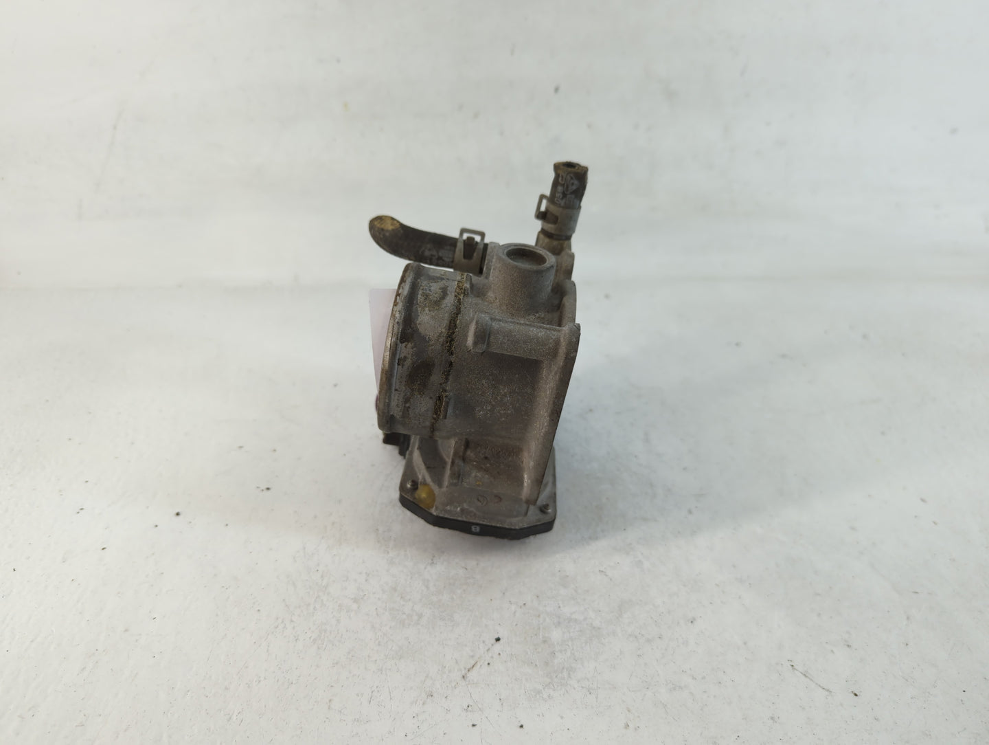 2007-2012 Nissan Versa Throttle Body P/N:ET-A60-02 B Fits OEM Used Auto Parts - Oemusedautoparts1.com