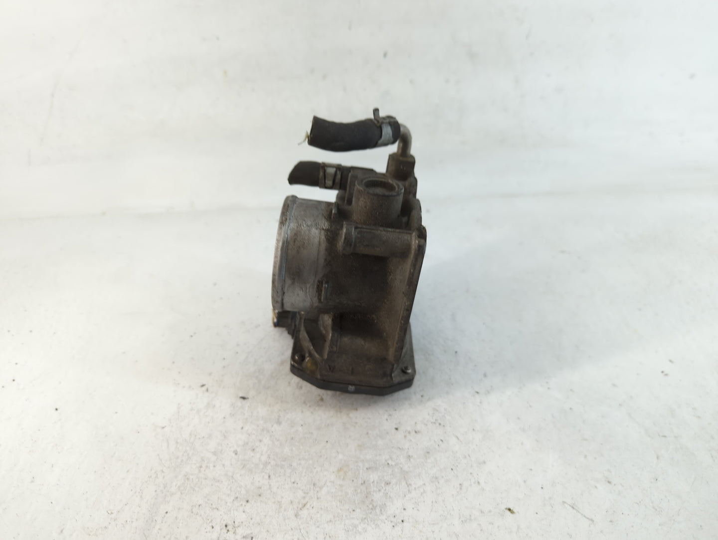 2012-2019 Nissan Versa Throttle Body P/N:3AA50-02 C Fits Fits 2012 2013 2014 2015 2016 2017 2018 2019 OEM Used Auto Parts - 