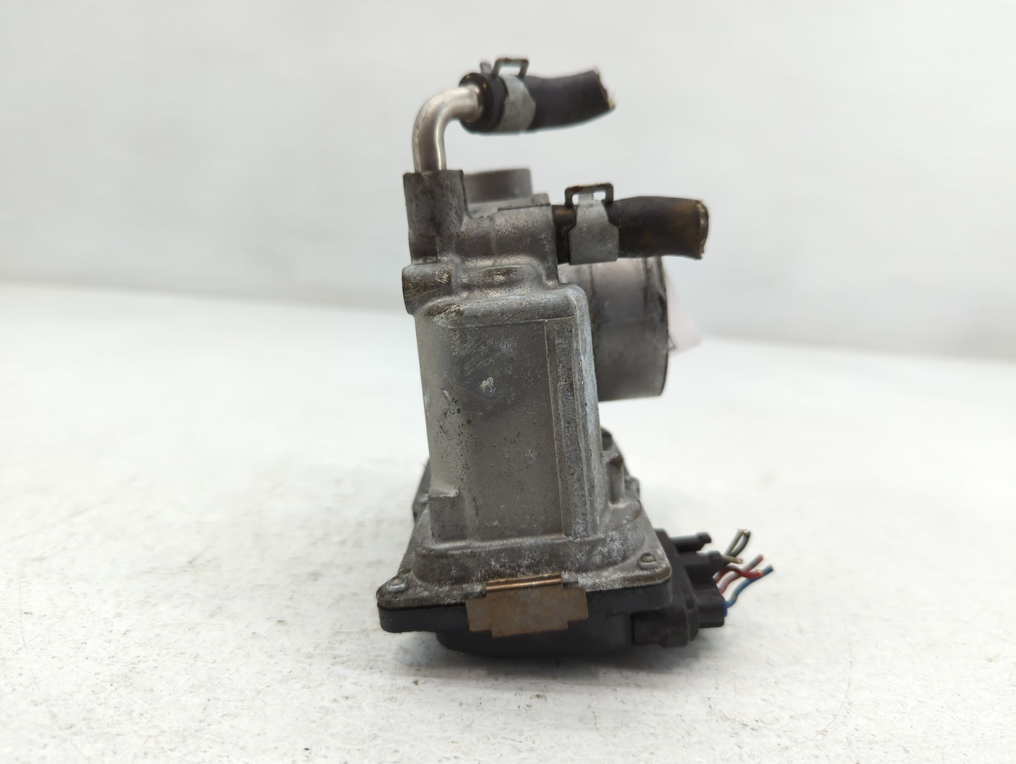 2012-2019 Nissan Versa Throttle Body P/N:3AA50-02 F Fits Fits 2012 2013 2014 2015 2016 2017 2018 2019 OEM Used Auto Parts - 