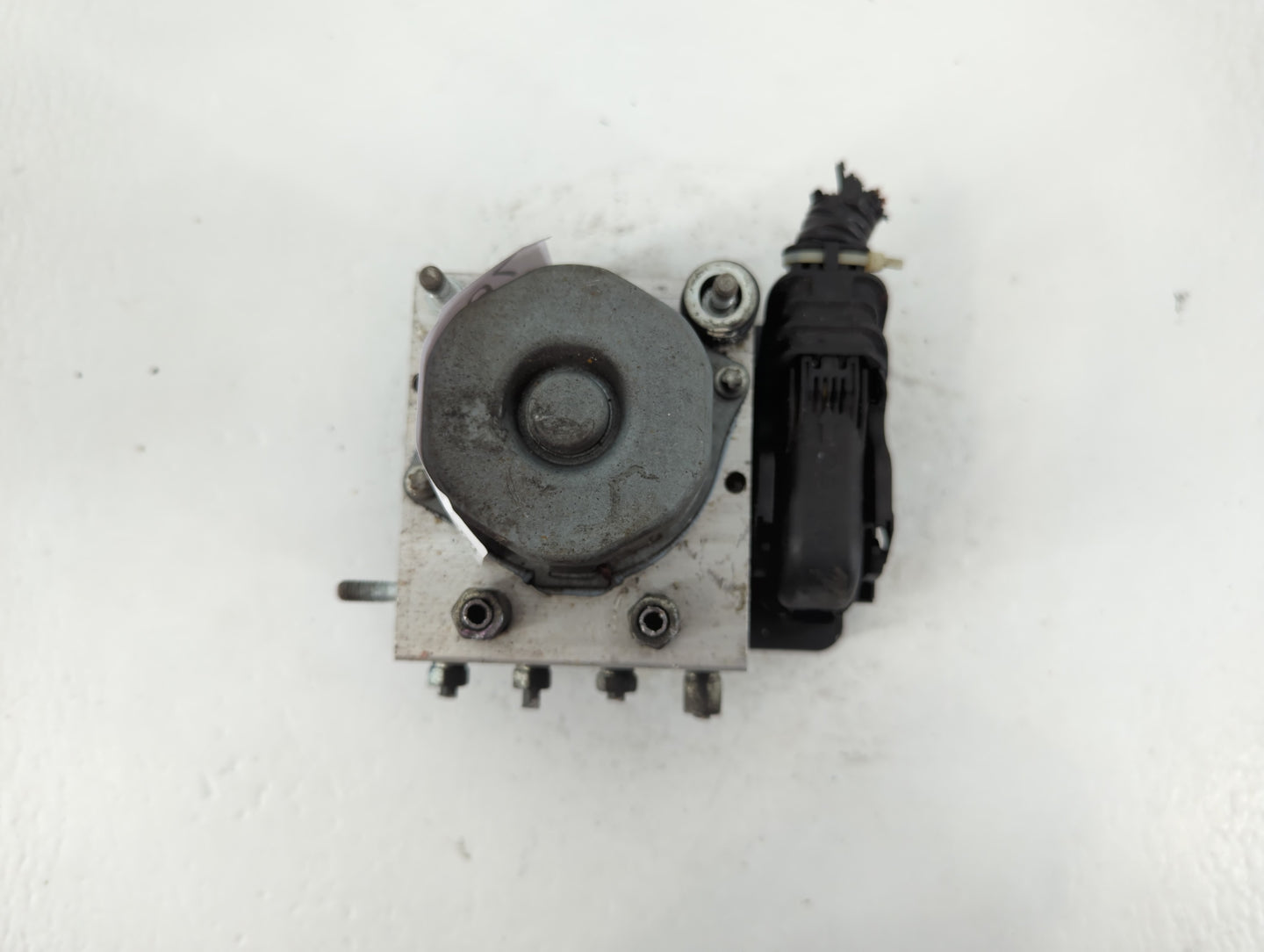 2012 Nissan Versa ABS Pump Control Module Replacement P/N:47660 3BB0A Fits OEM Used Auto Parts - Oemusedautoparts1.com