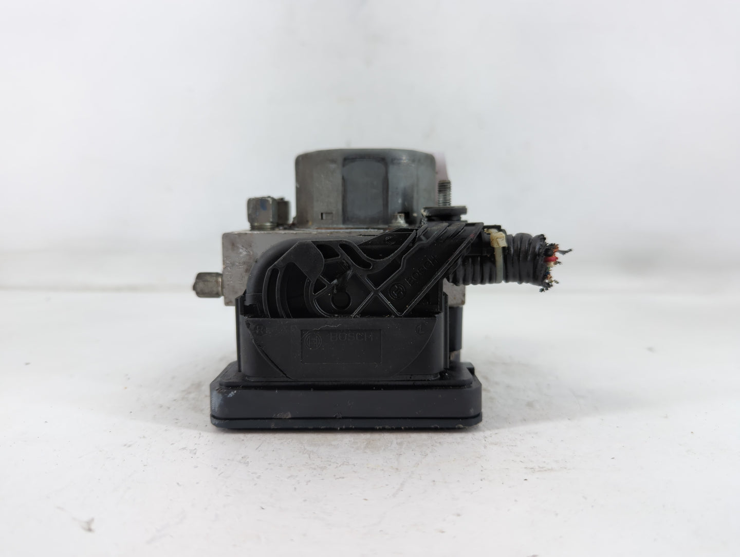 2012 Nissan Versa ABS Pump Control Module Replacement P/N:47660 3BB0A Fits OEM Used Auto Parts - Oemusedautoparts1.com