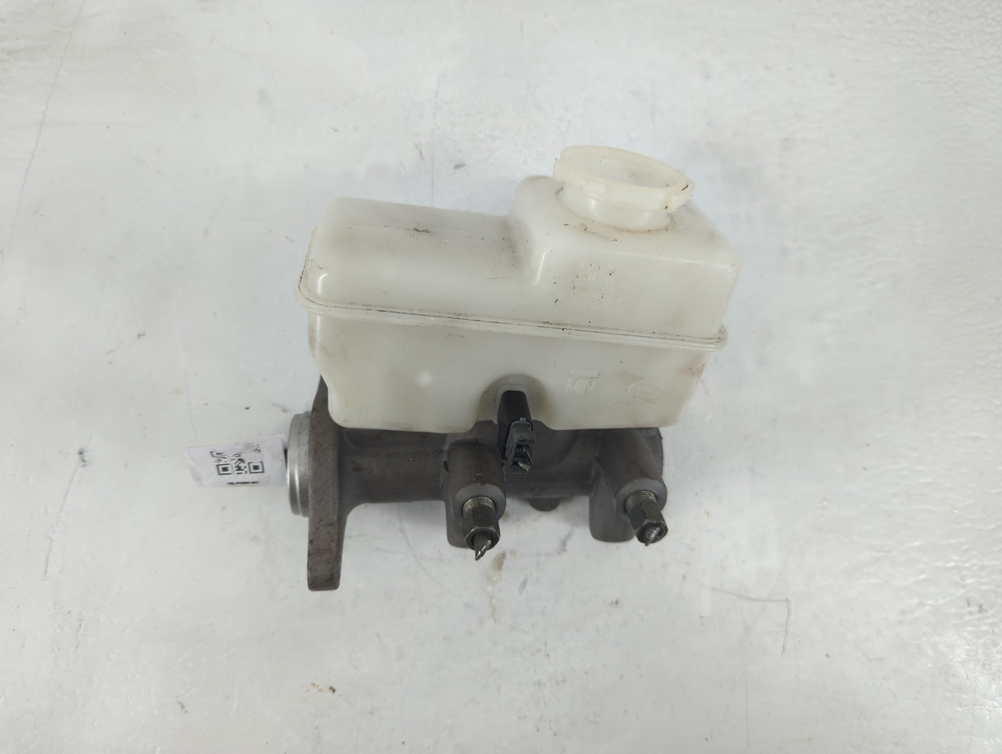 2008-2015 Nissan Xterra Brake Master Cylinder 1198841 - Oemusedautoparts1.com
