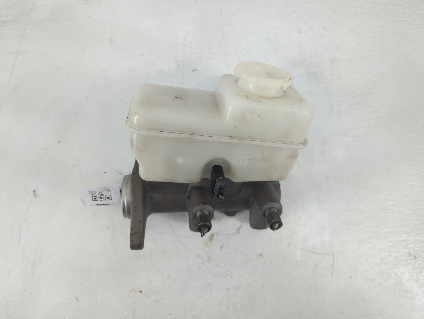 2008-2015 Nissan Xterra Brake Master Cylinder 1198841 - Oemusedautoparts1.com