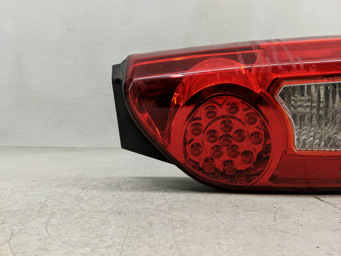 2005-2015 Nissan Xterra Tail Light Assembly Passenger Right OEM Fits Fits 2005 2006 2007 2008 2009 2010 2011 2012 2013 2014 