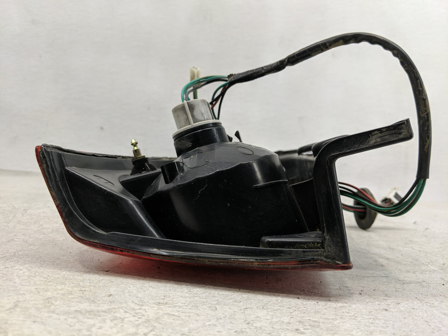 2005-2015 Nissan Xterra Tail Light Assembly Passenger Right OEM Fits Fits 2005 2006 2007 2008 2009 2010 2011 2012 2013 2014 