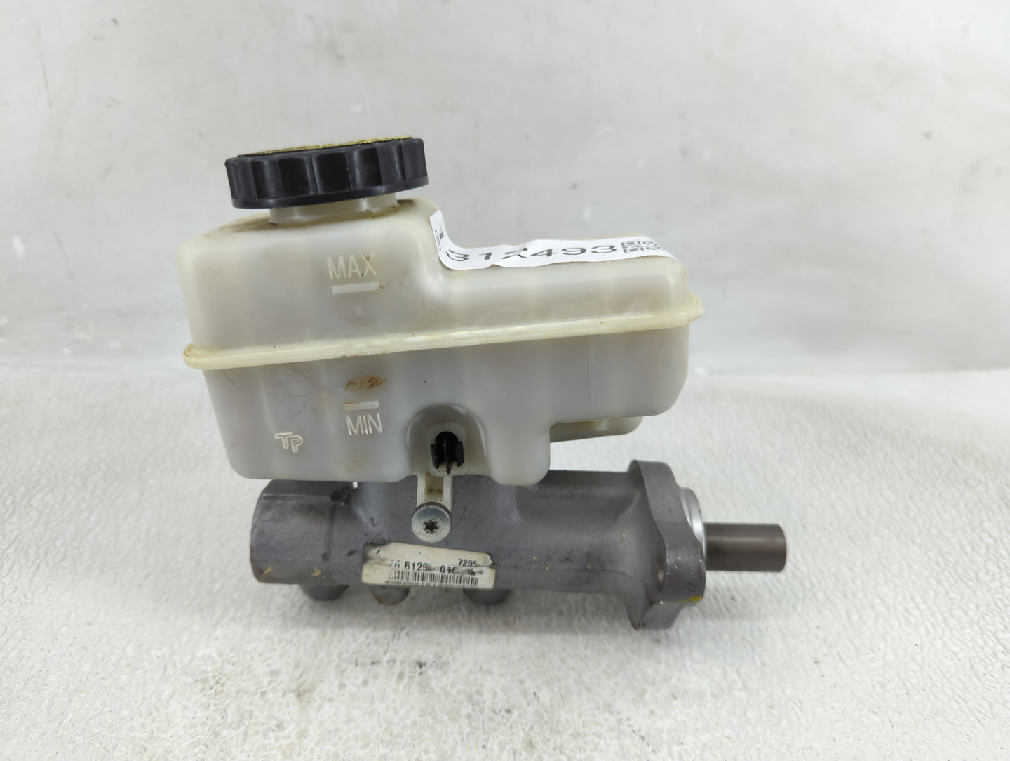 2008-2015 Nissan Xterra Brake Master Cylinder 1312493 - Oemusedautoparts1.com