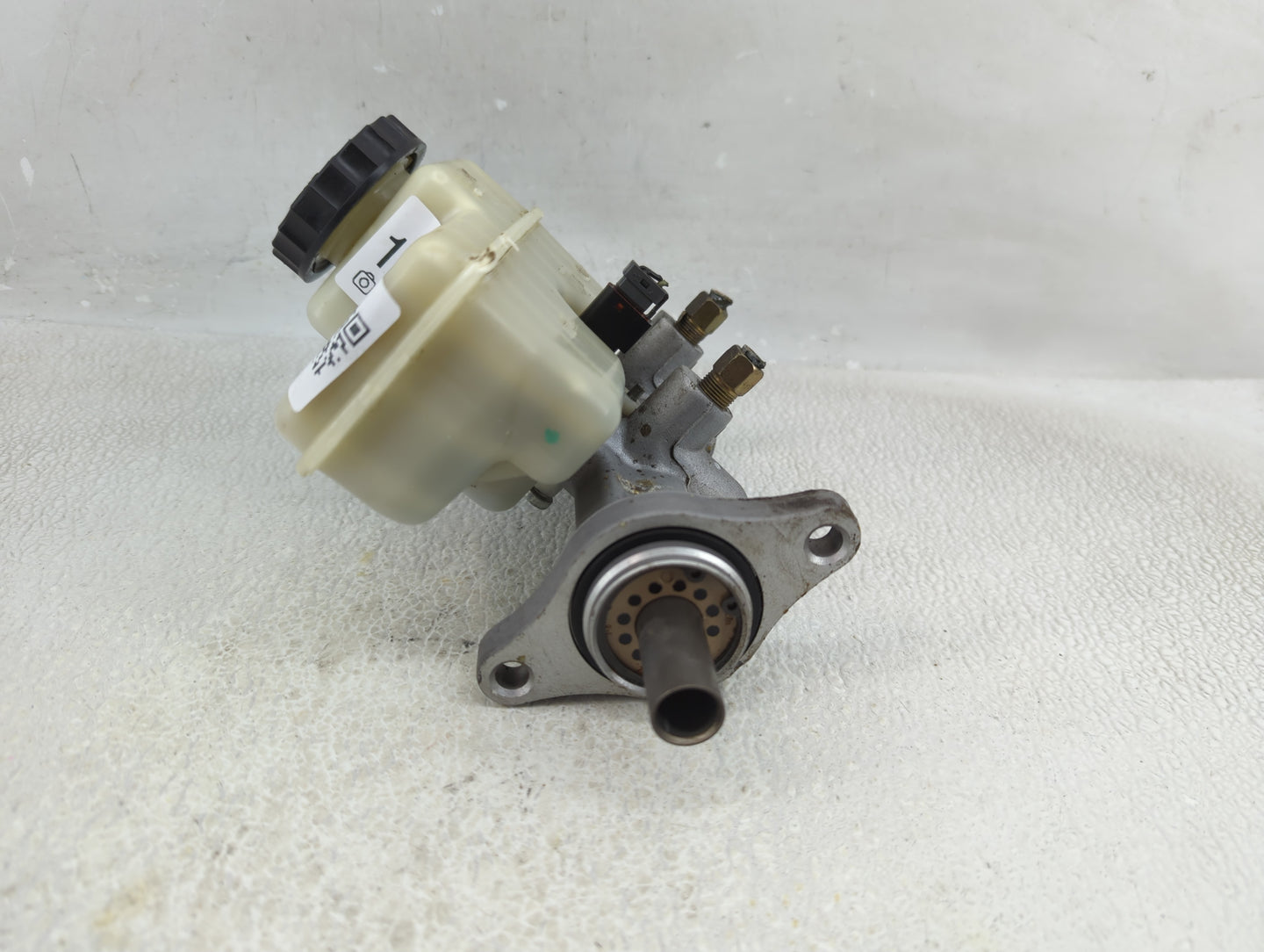 2008-2015 Nissan Xterra Brake Master Cylinder 1312493 - Oemusedautoparts1.com