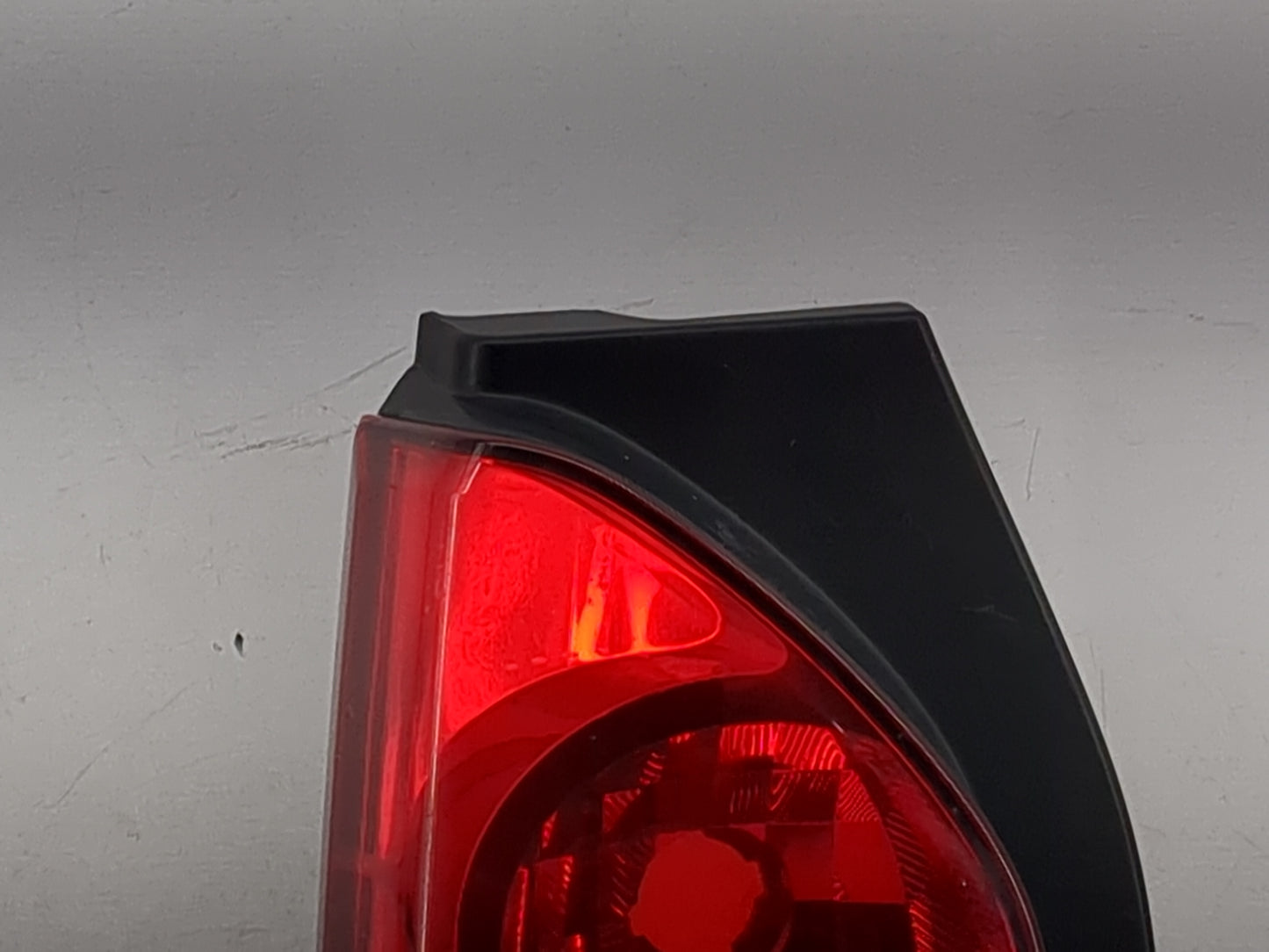 2005-2015 Nissan Xterra Tail Light Assembly Passenger Right OEM P/N:949-602 Fits OEM Used Auto Parts - Oemusedautoparts1.com