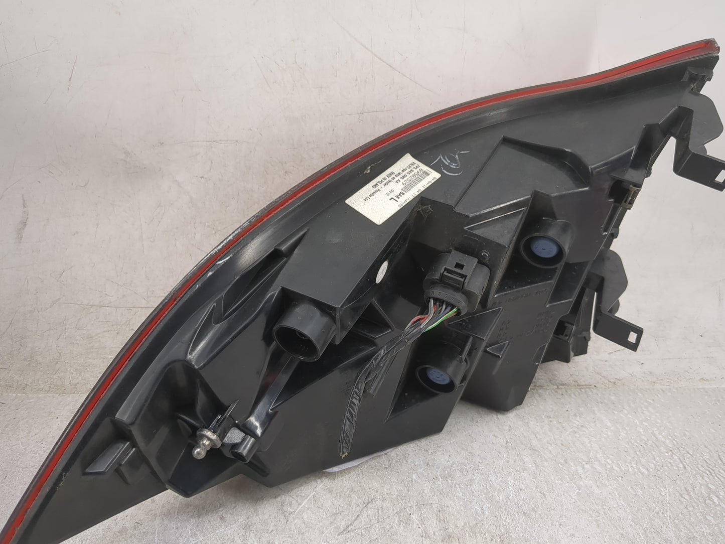 2011-2014 Porsche Cayenne Tail Light Assembly Driver Left OEM P/N:7P5 945 095 AA 89502529 Fits Fits 2011 2012 2013 2014 OEM 