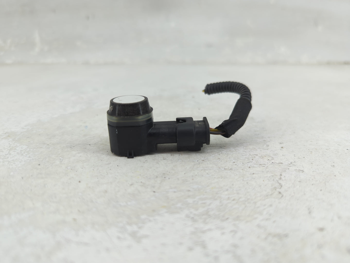 2012 Porsche Panamera Front Park Assist Sensor Black 1456402 - Oemusedautoparts1.com