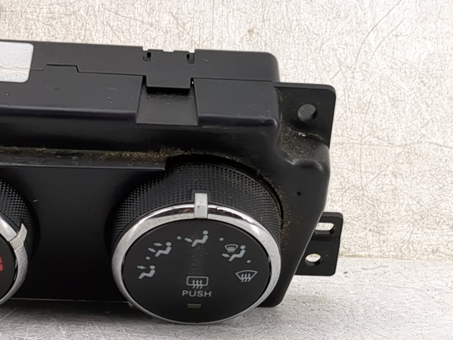 2011-2012 Ram 1500 Climate Control Module Temperature AC/Heater Replacement P/N:55111290AD Fits Fits 2011 2012 OEM Used Auto