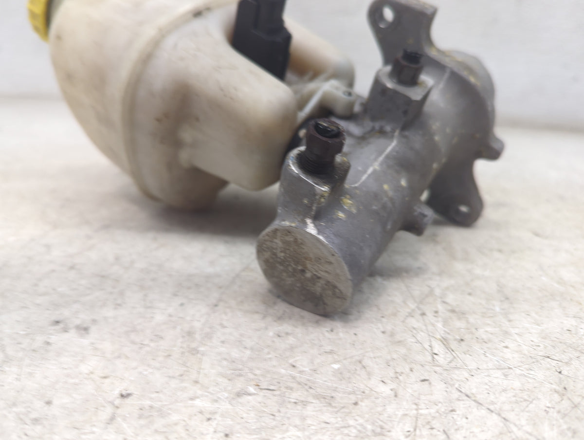 2011-2022 Ram 1500 Brake Master Cylinder 1498405 - Oemusedautoparts1.com