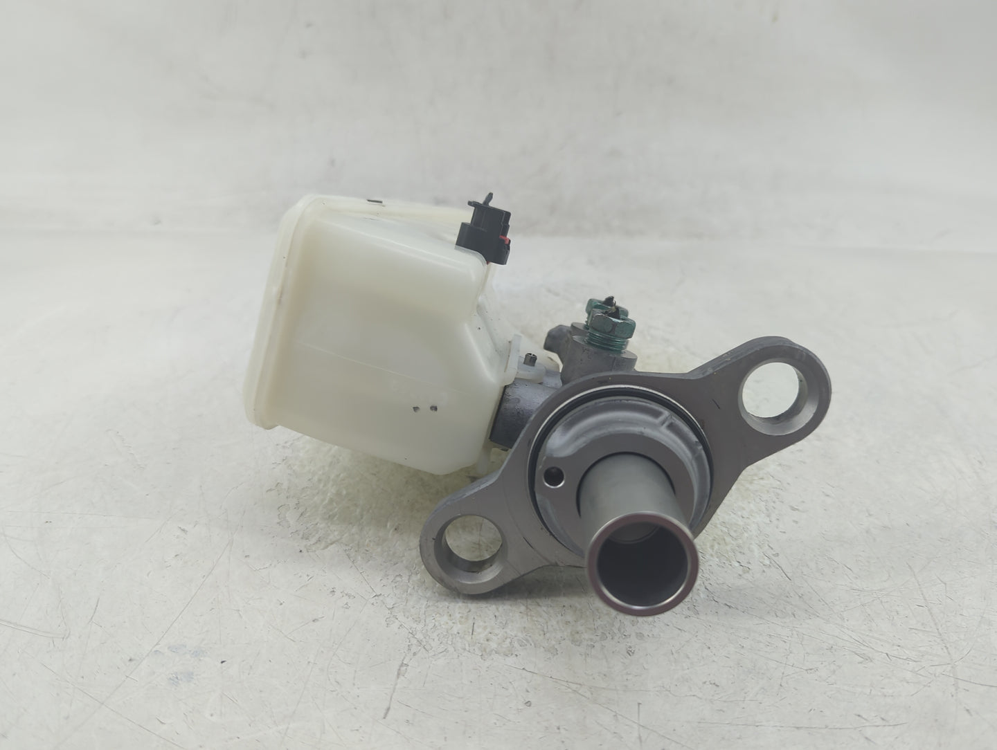 2008-2012 Scion Xb Brake Master Cylinder 1383106 - Oemusedautoparts1.com