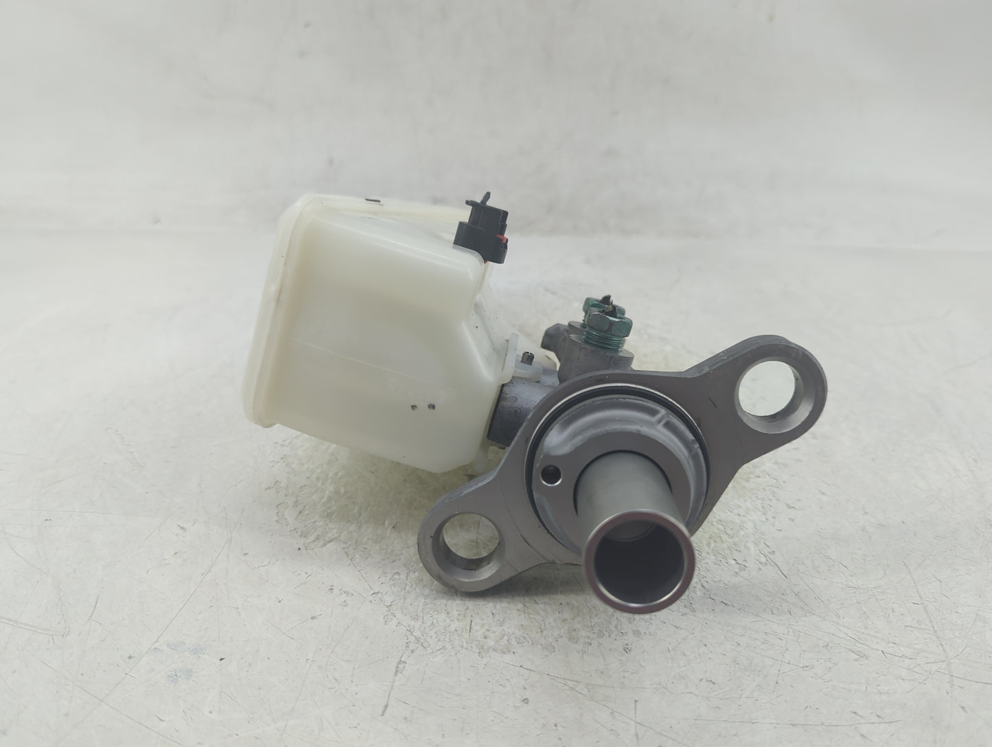 2008-2012 Scion Xb Brake Master Cylinder 1383106 - Oemusedautoparts1.com